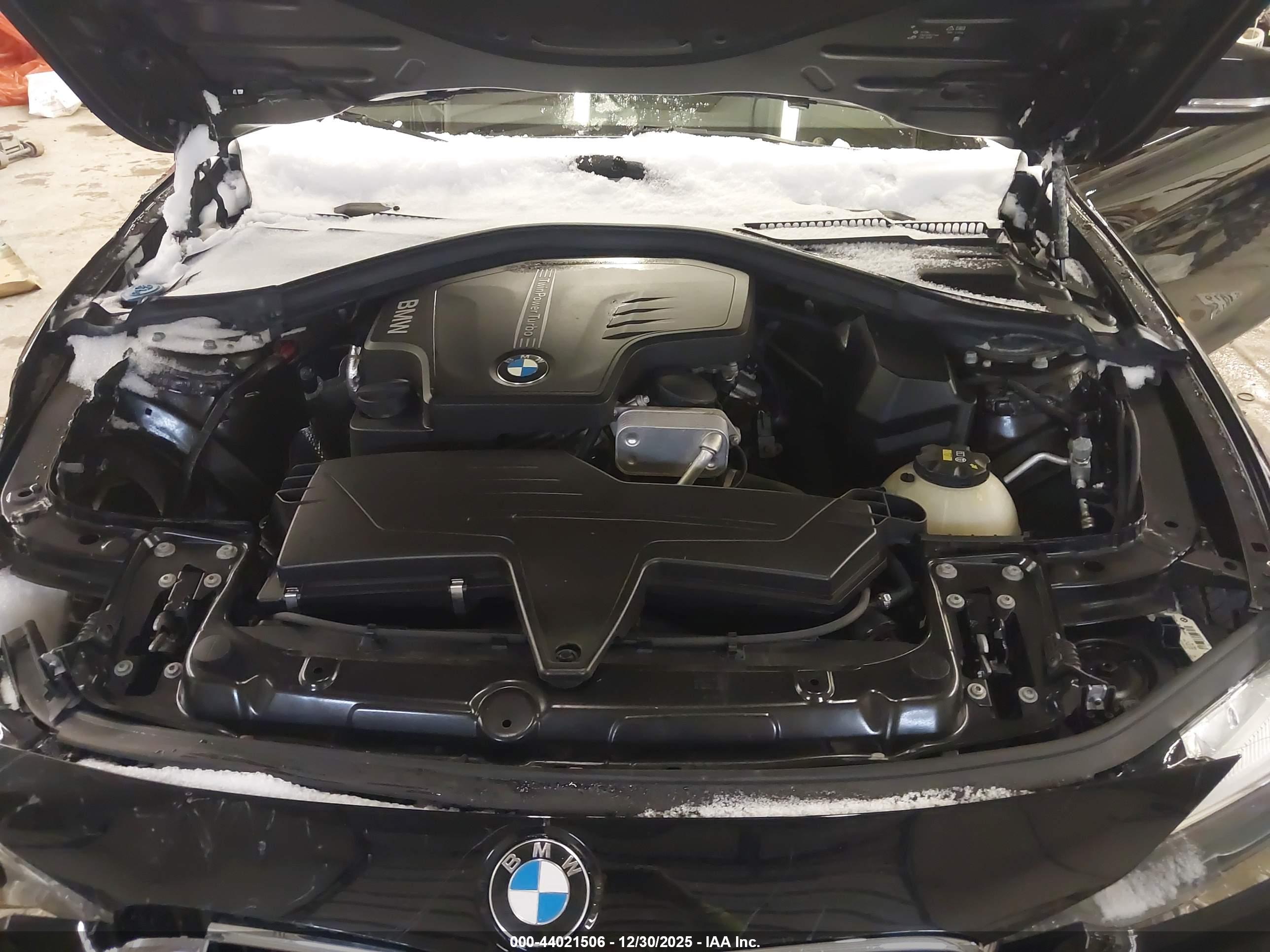 BMW 320I image 10