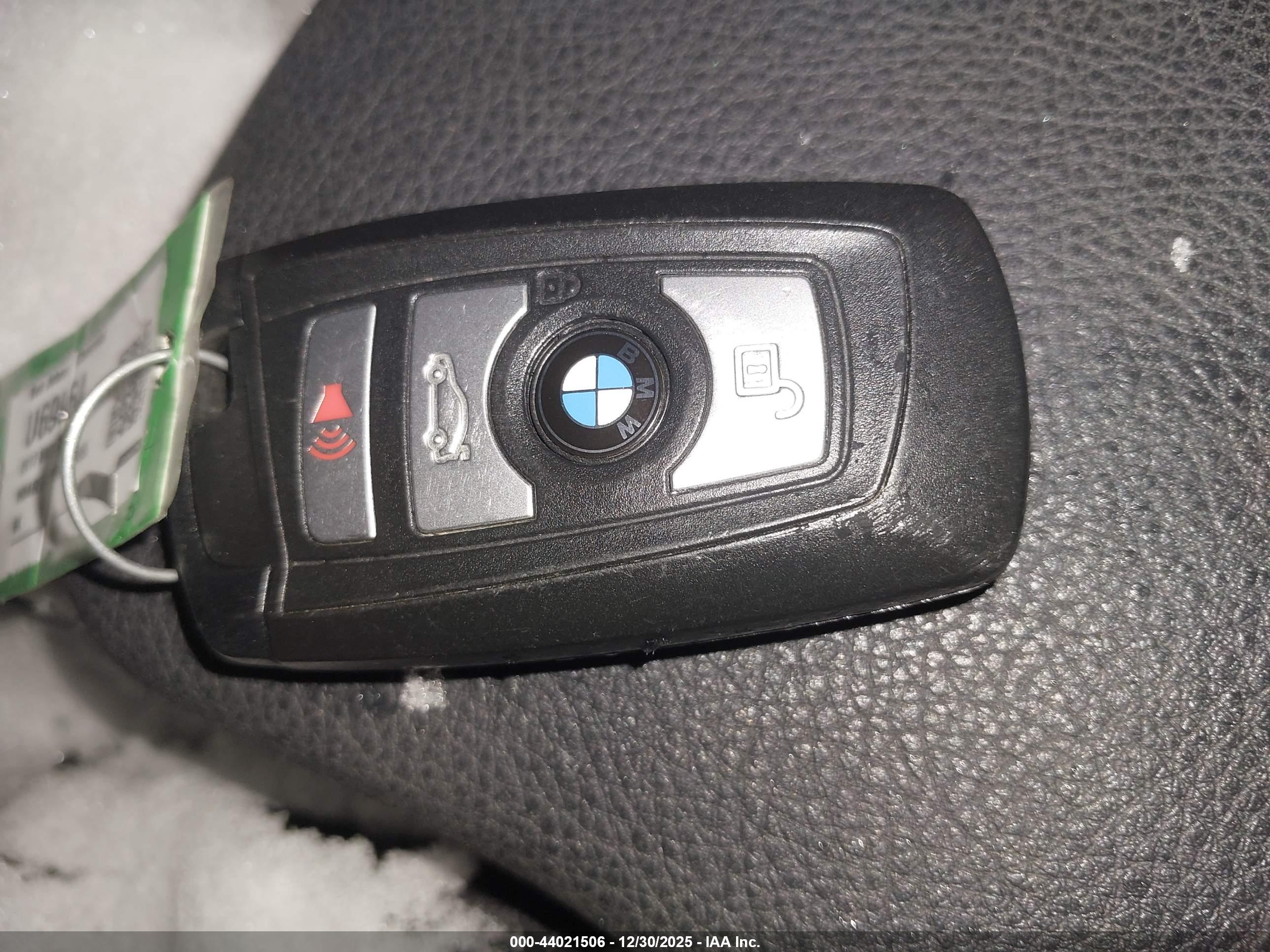 BMW 320I image 11