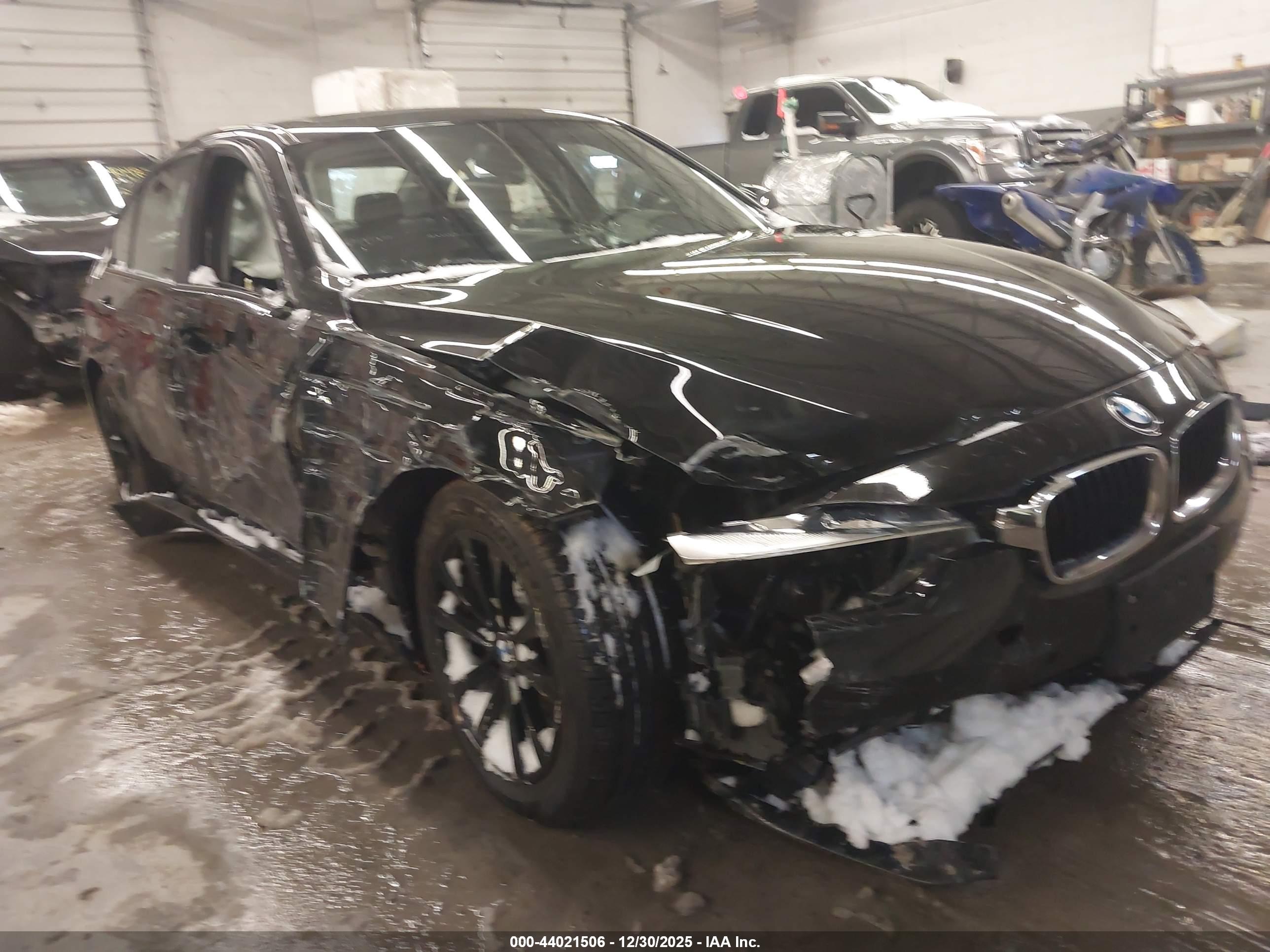 BMW 320I image 6