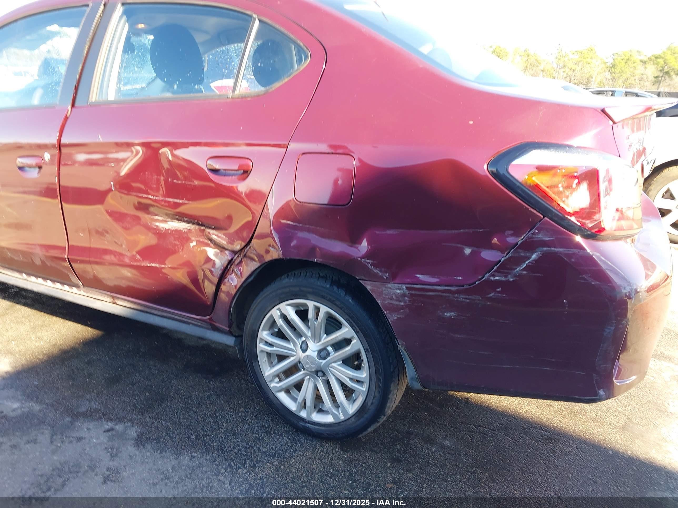 MITSUBISHI MIRAGE image 6