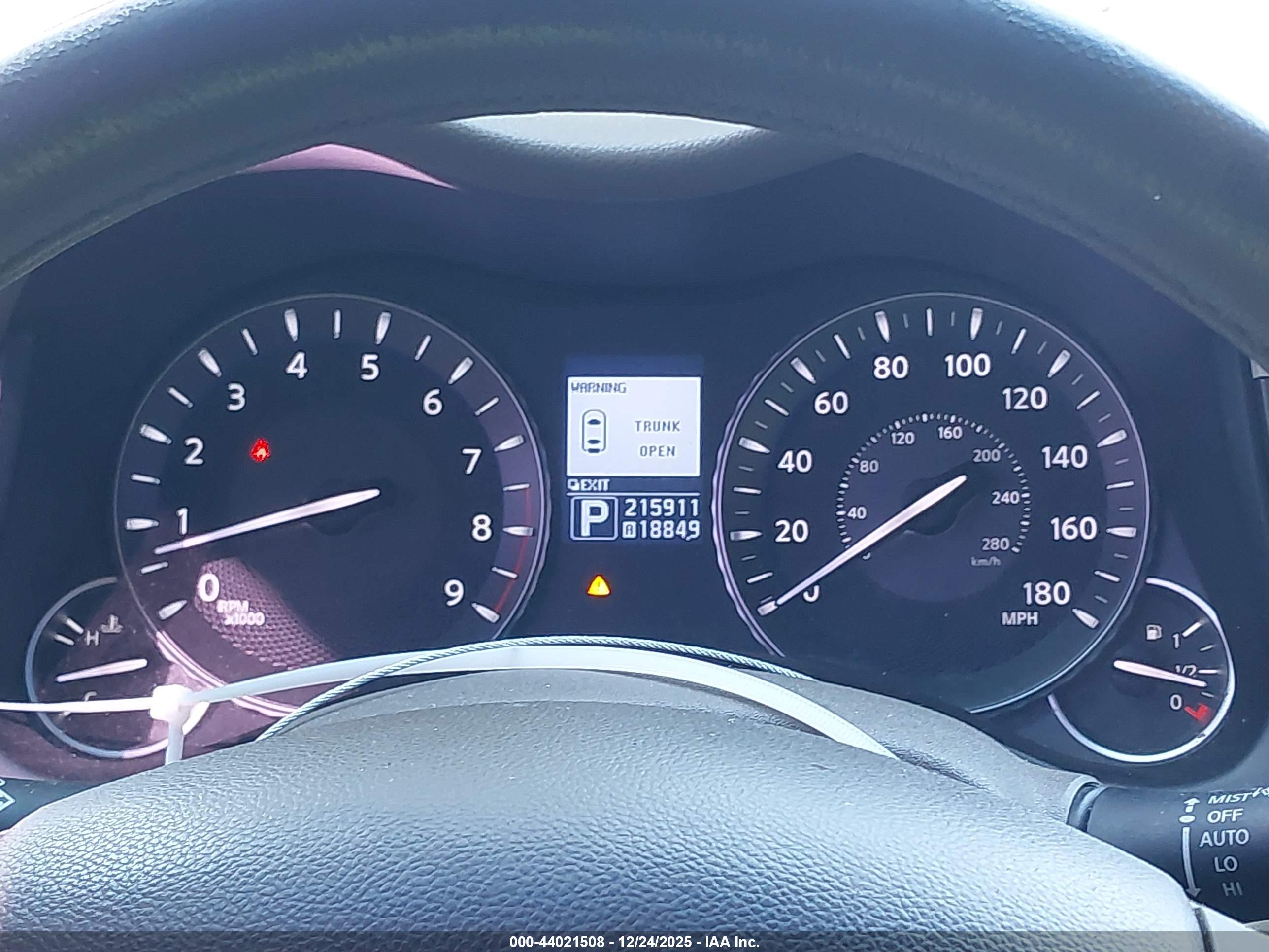 INFINITI M37 image 7