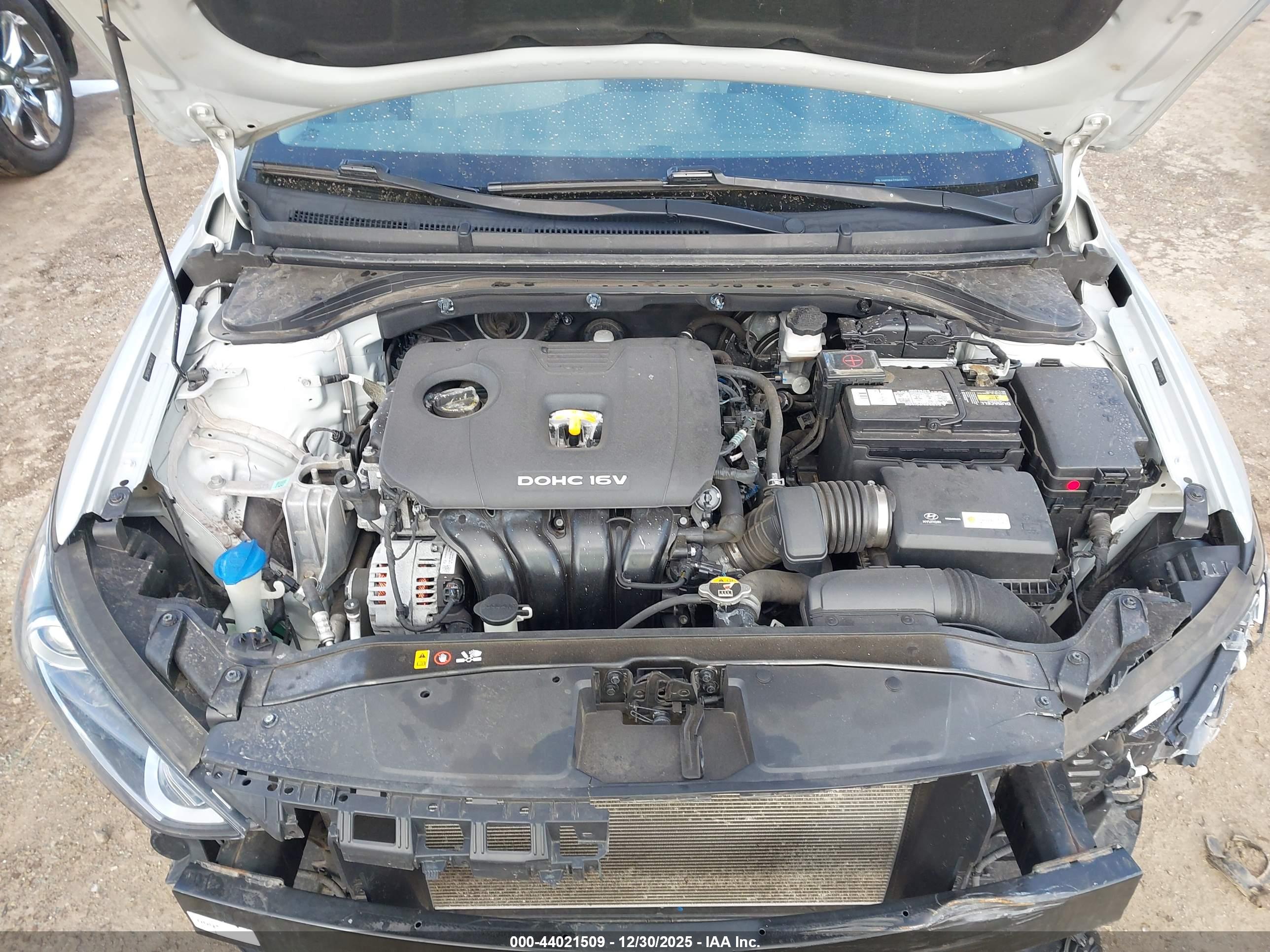 HYUNDAI ELANTRA image 10