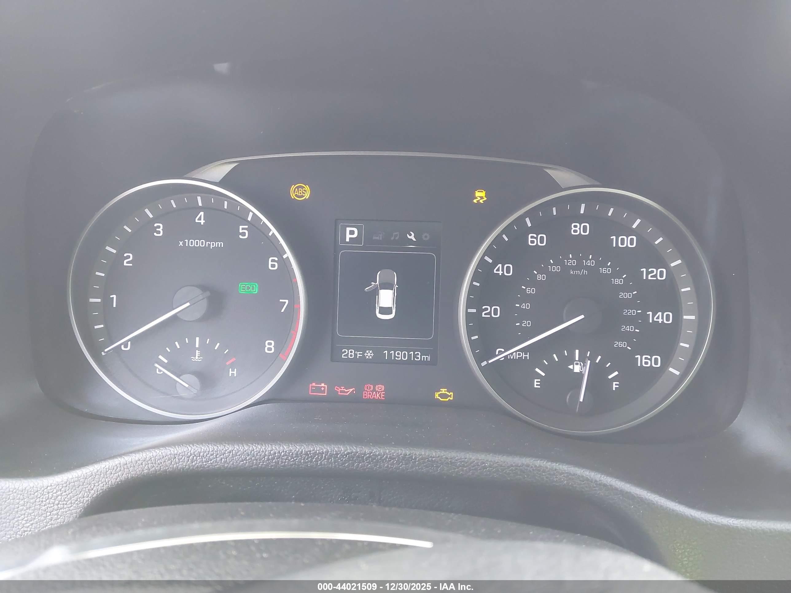 HYUNDAI ELANTRA image 7