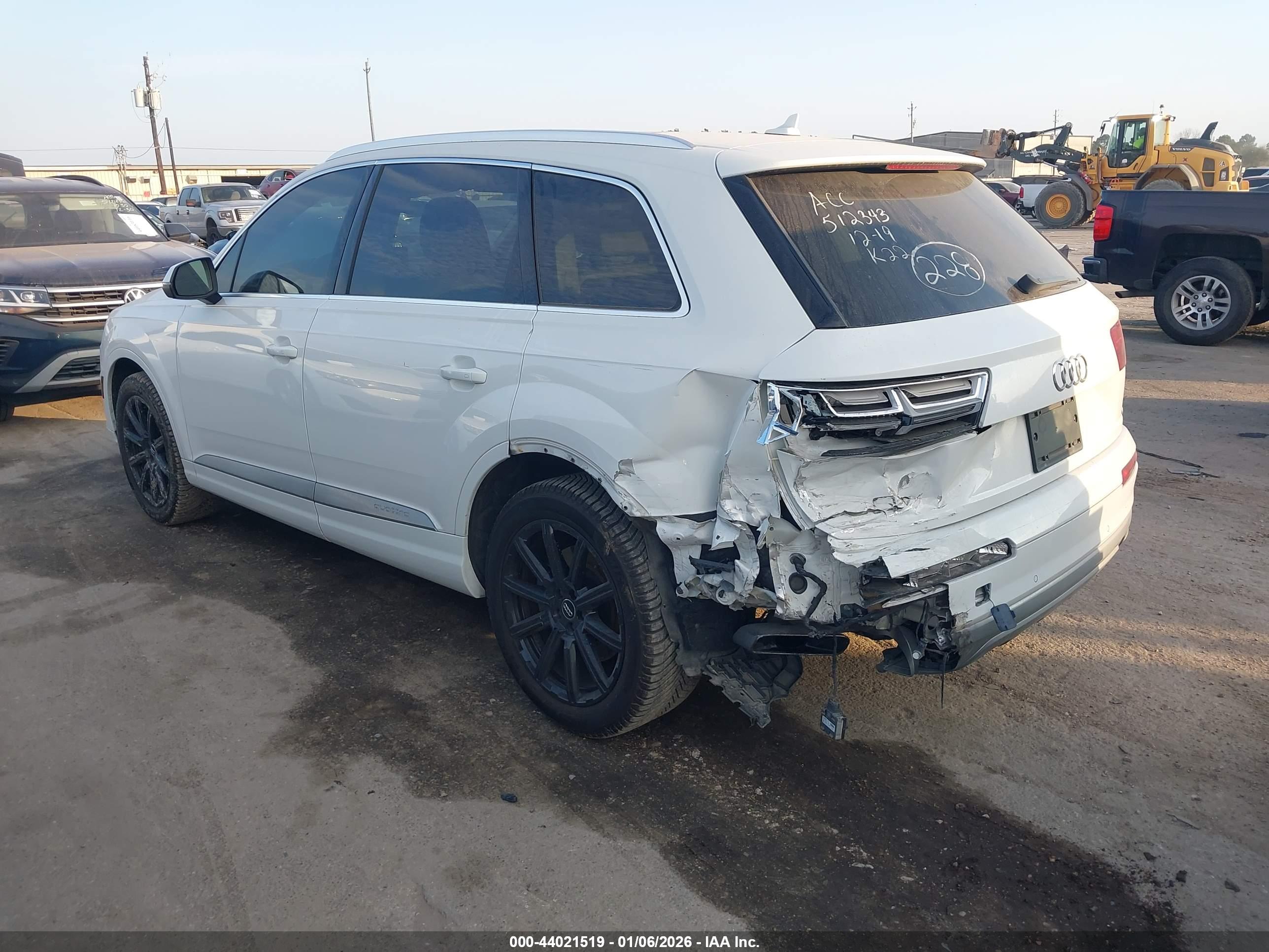 AUDI Q7 image 3
