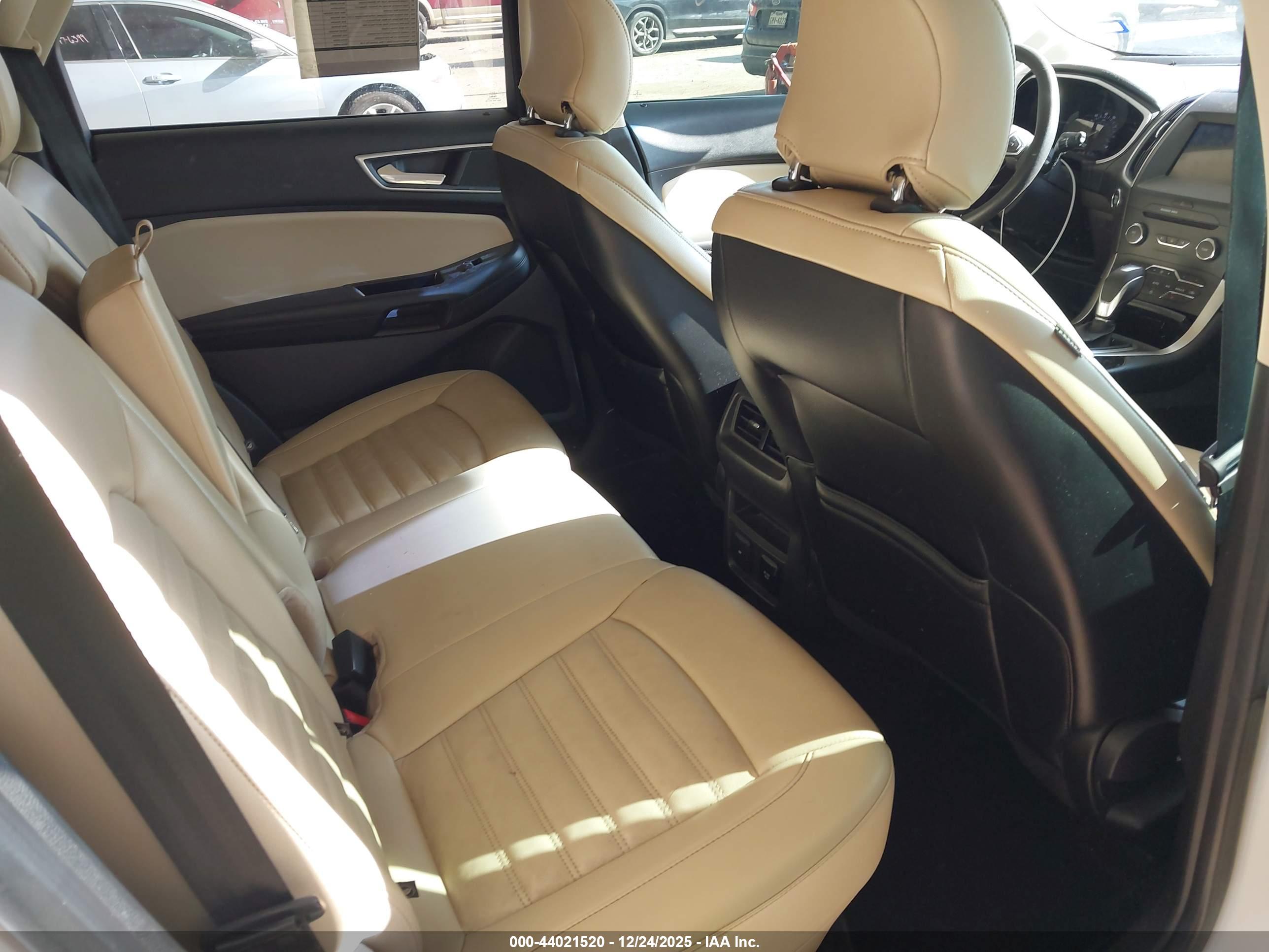 FORD EDGE image 8