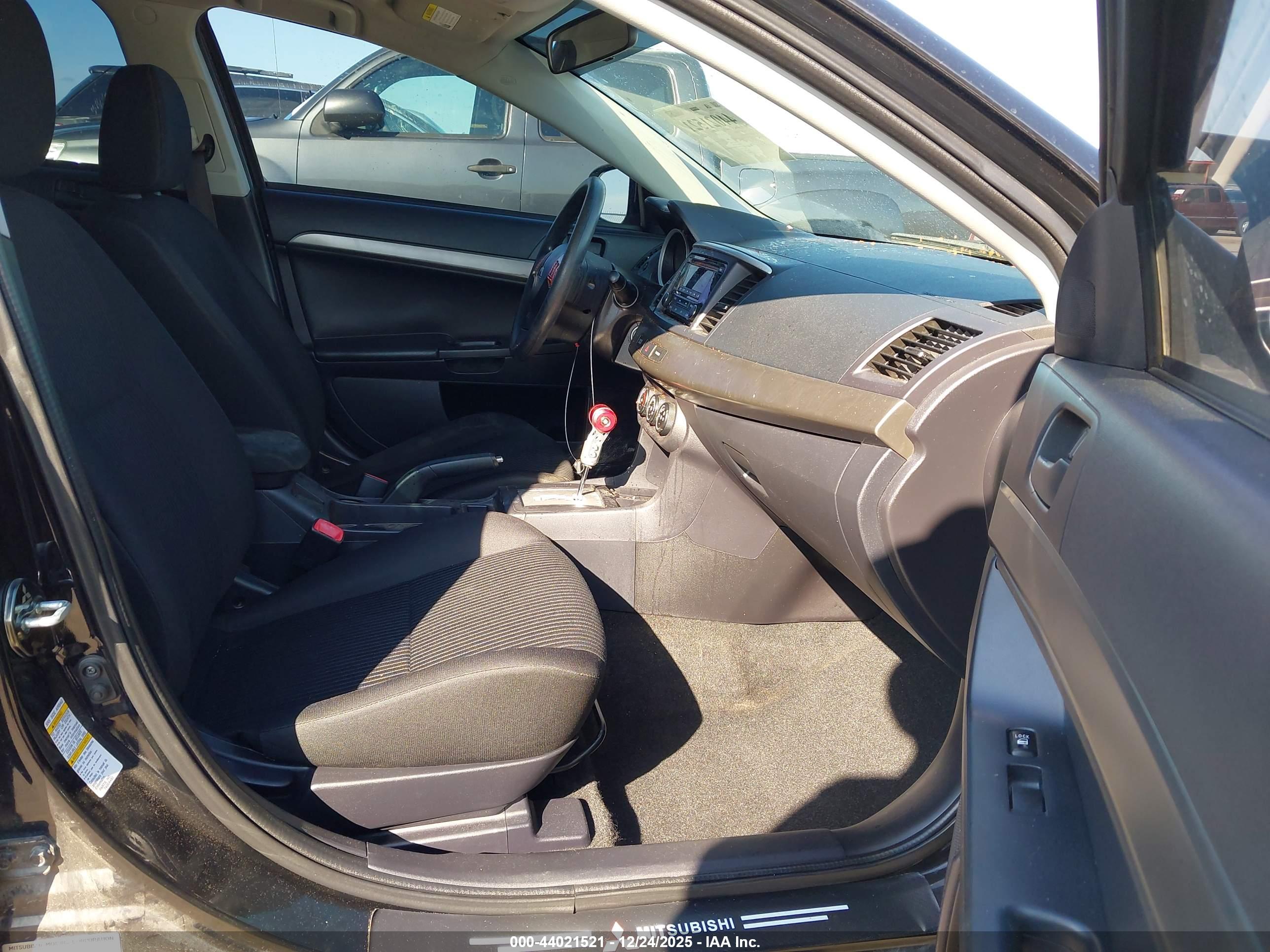 MITSUBISHI LANCER image 5