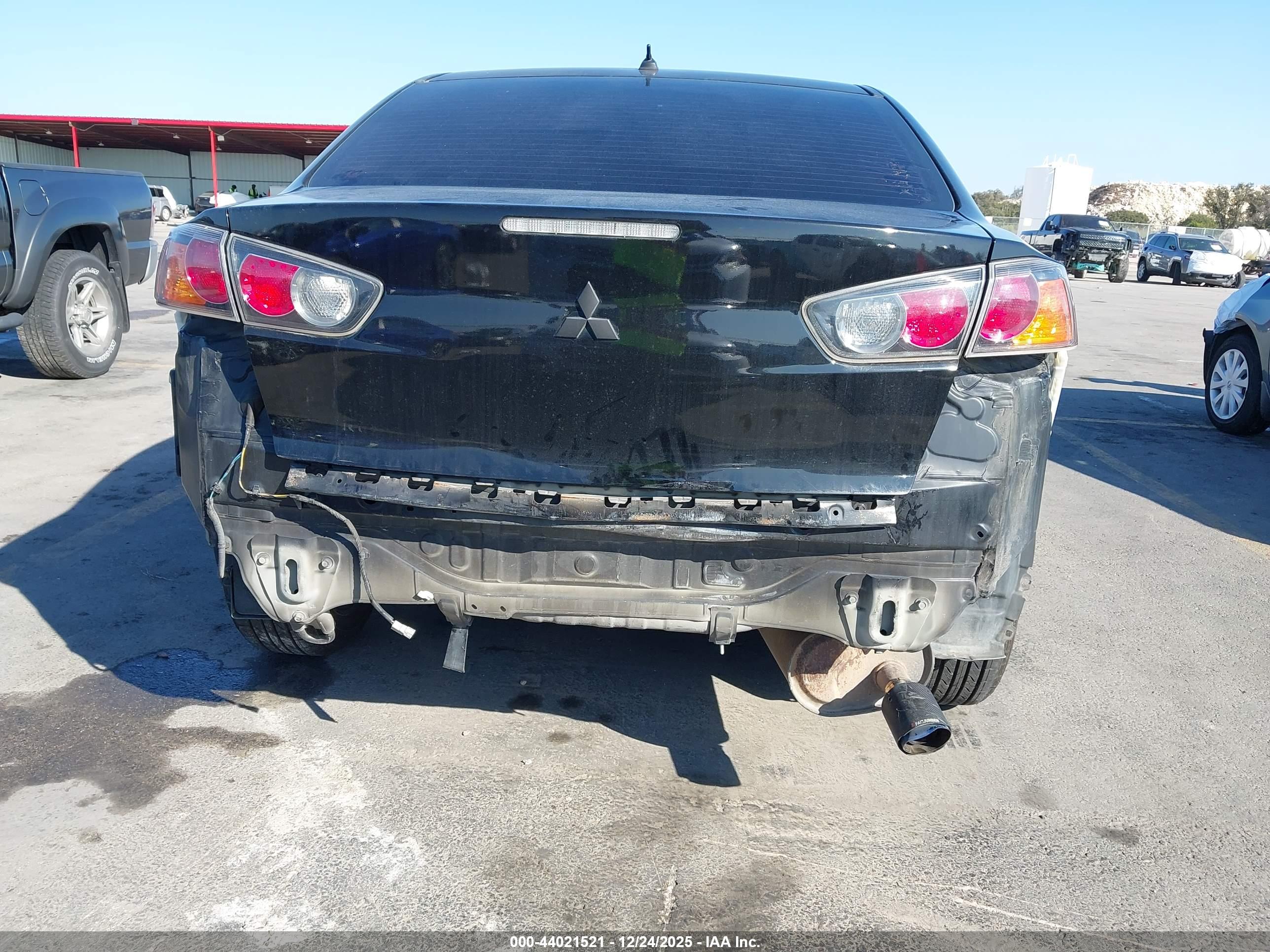 MITSUBISHI LANCER image 6