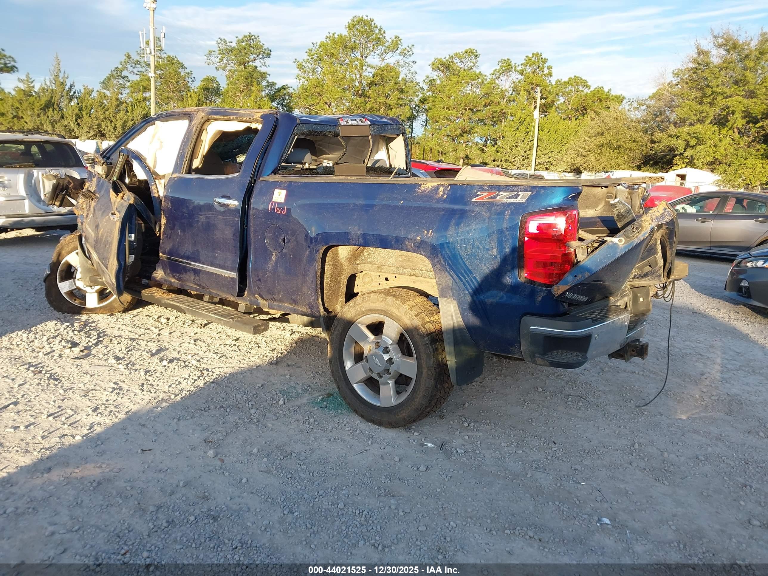 CHEVROLET SILVERADO image 3