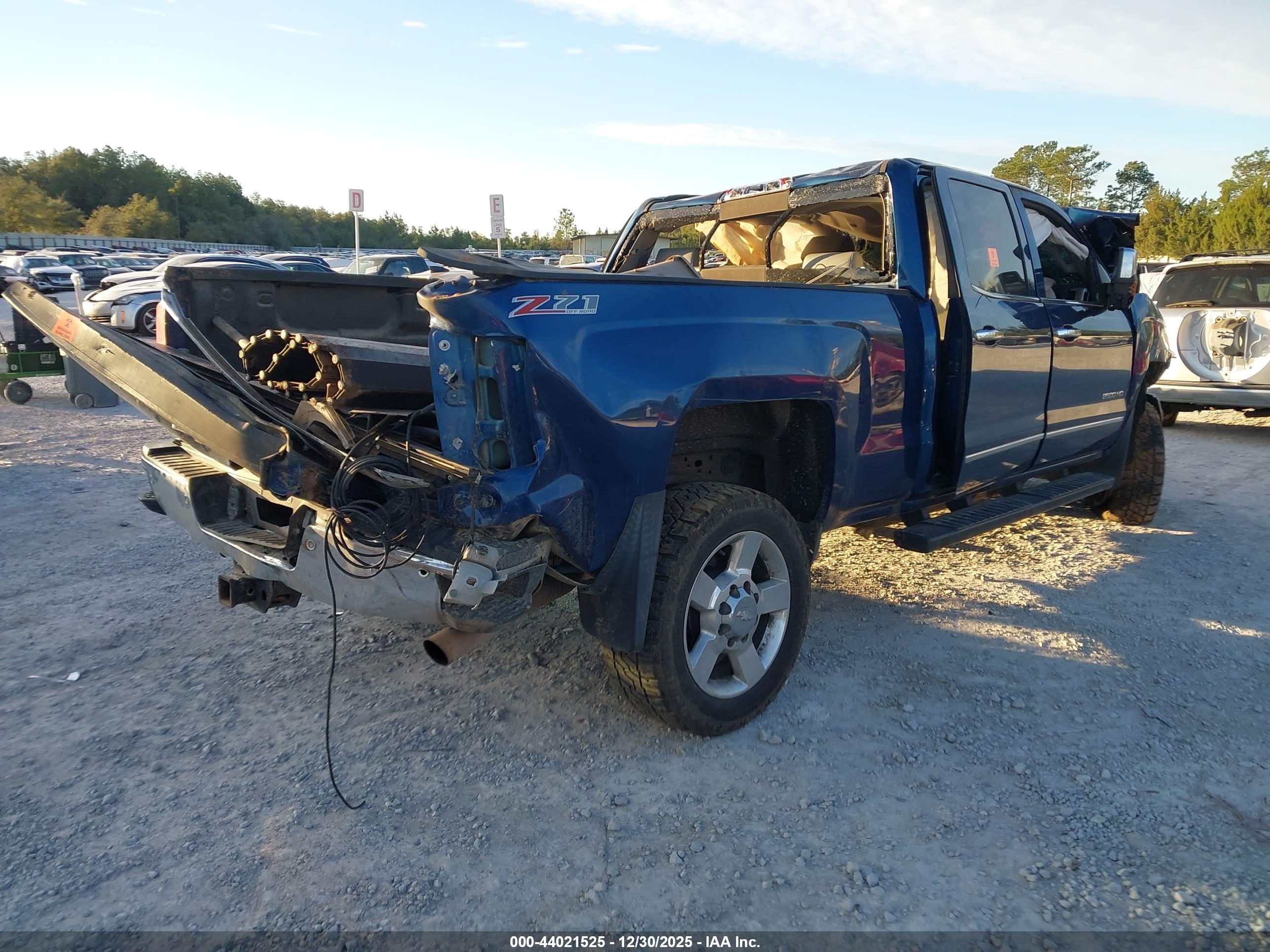 CHEVROLET SILVERADO image 4