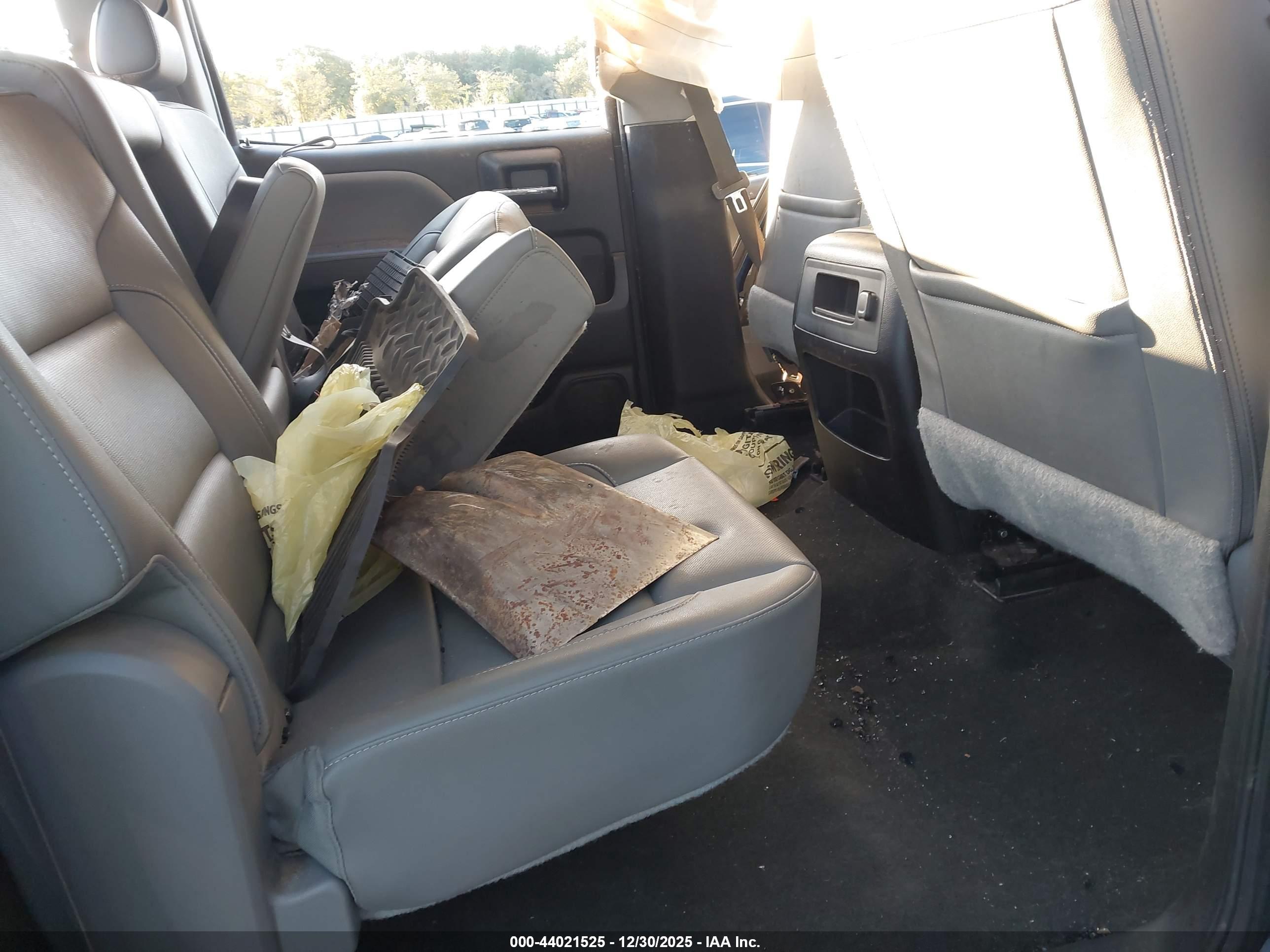 CHEVROLET SILVERADO image 8