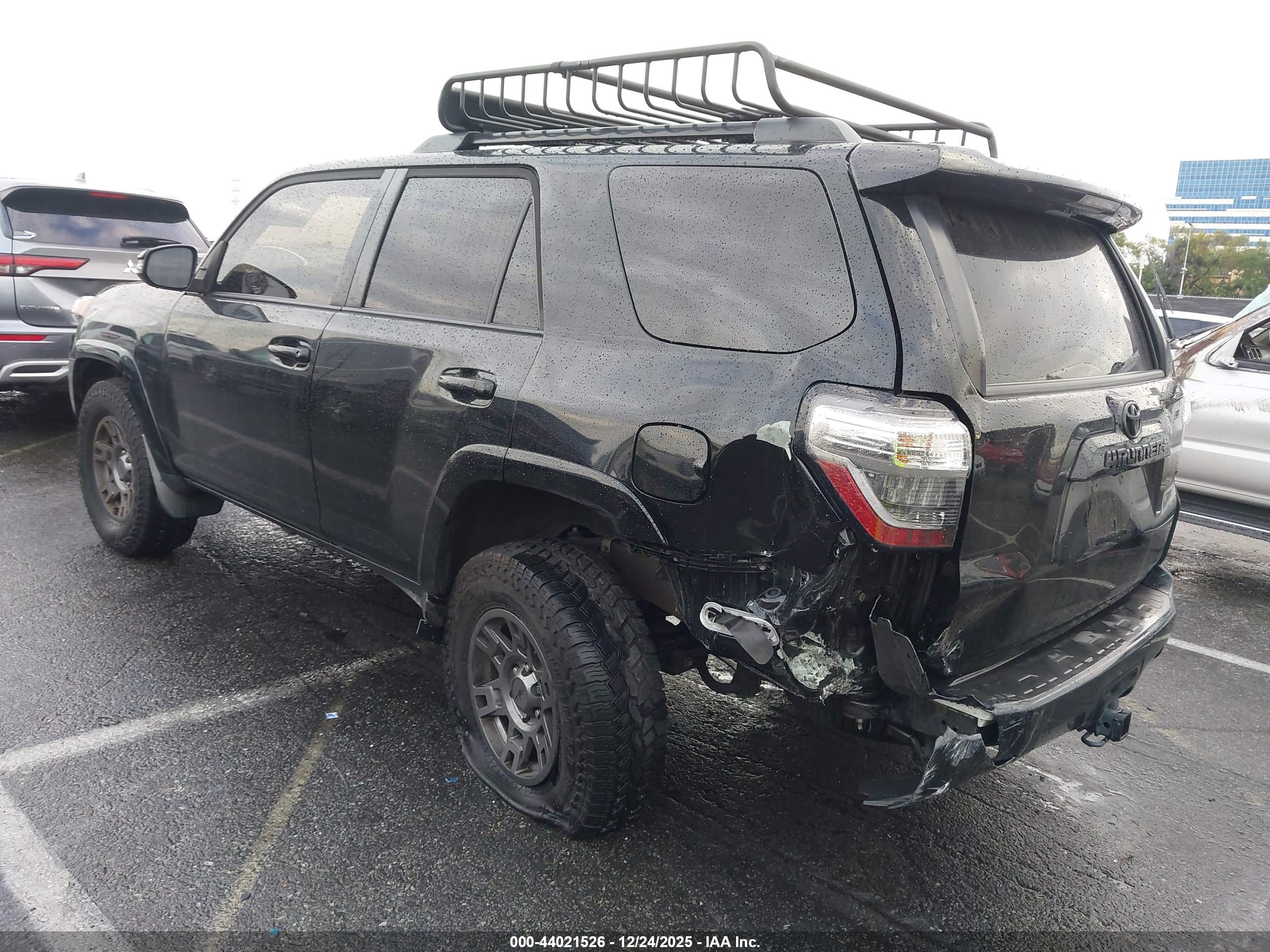 TOYOTA 4RUNNER image 3