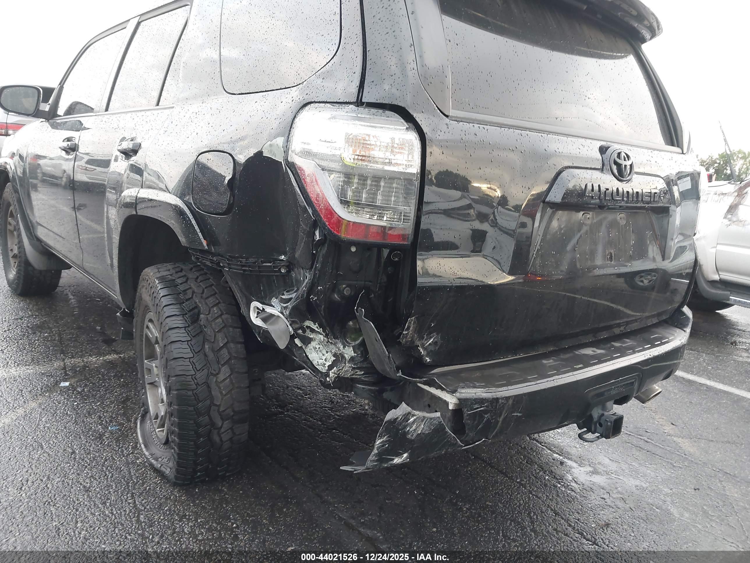TOYOTA 4RUNNER image 6
