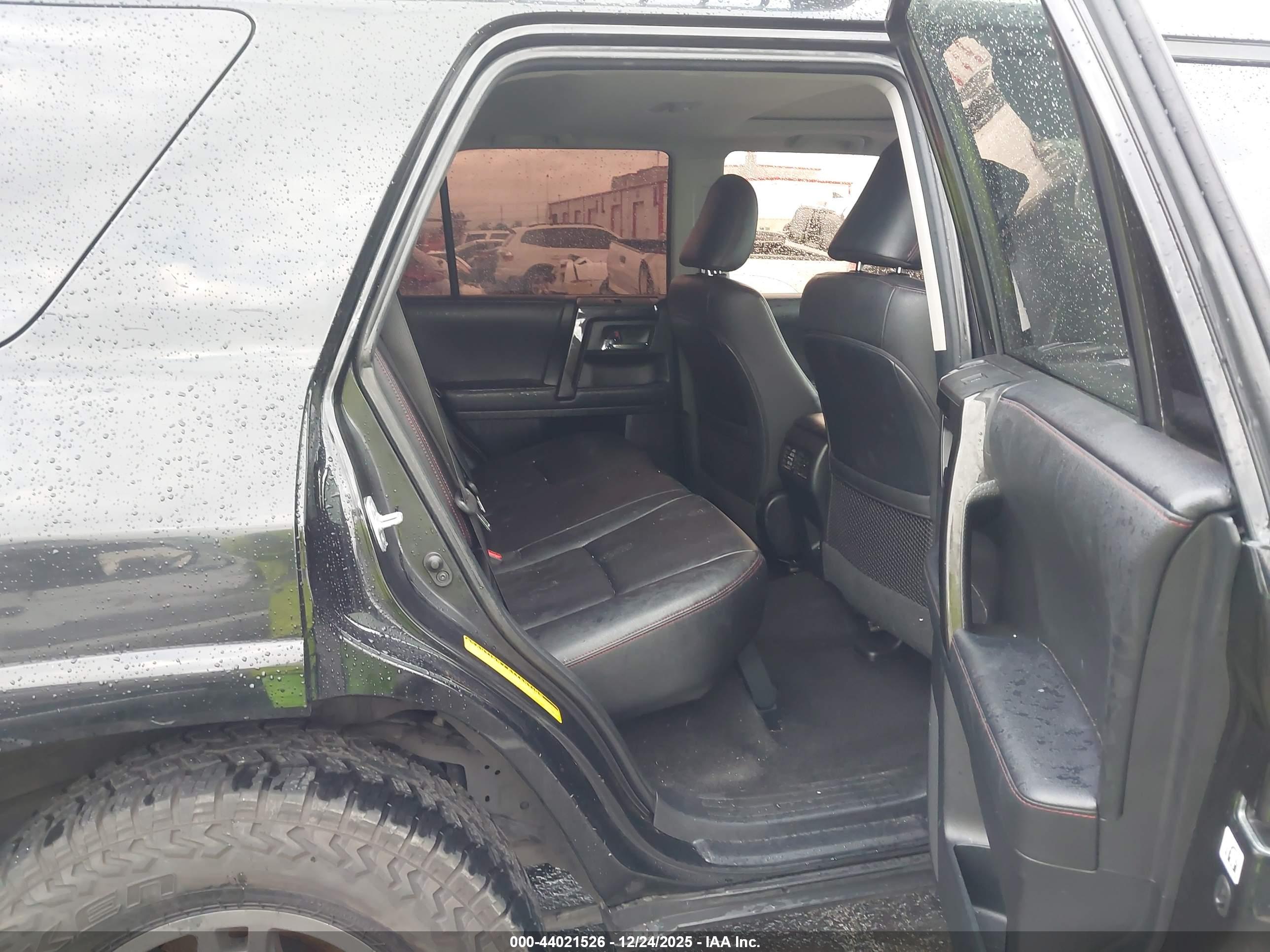TOYOTA 4RUNNER image 8
