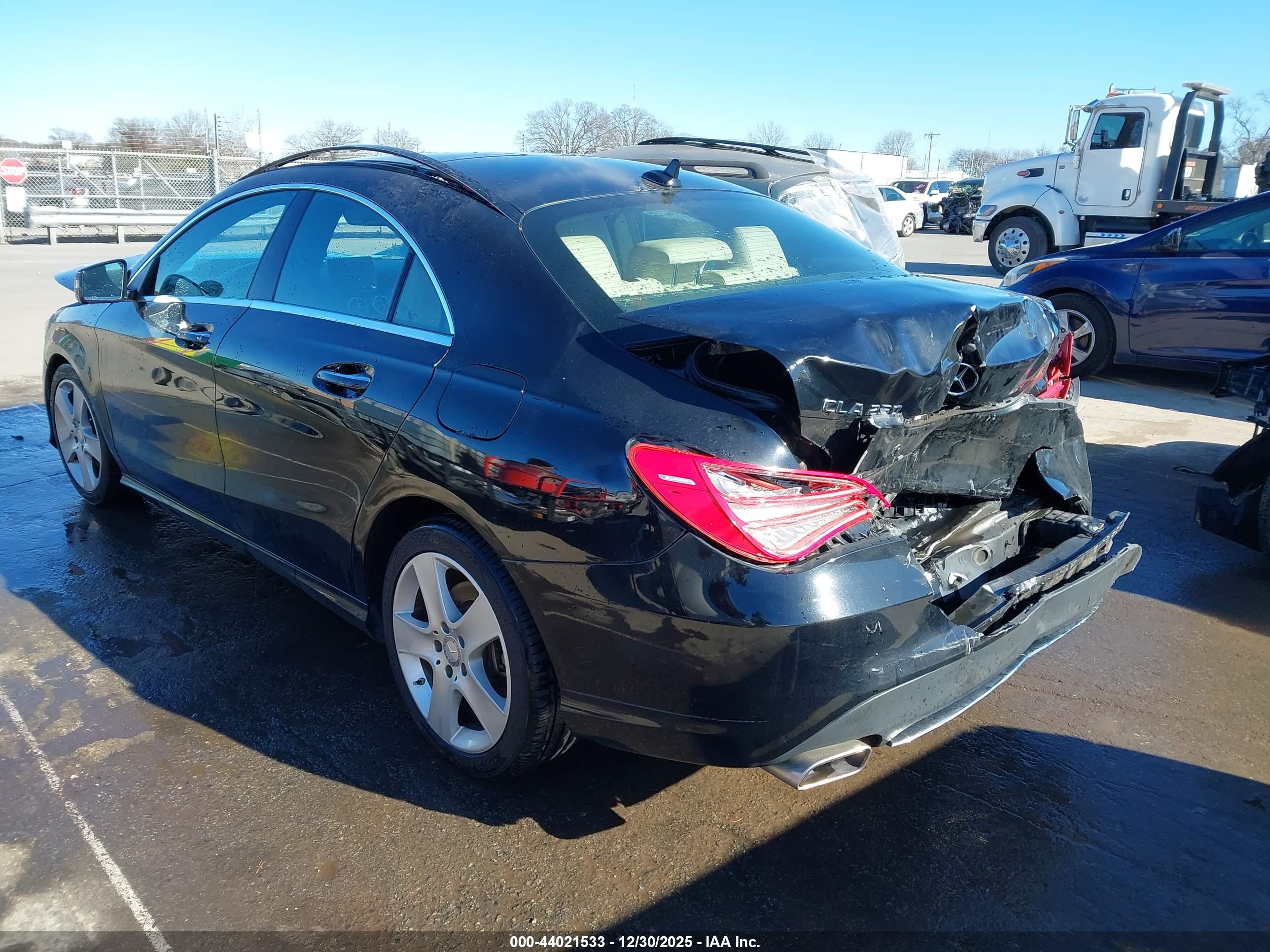MERCEDES-BENZ CLA image 3