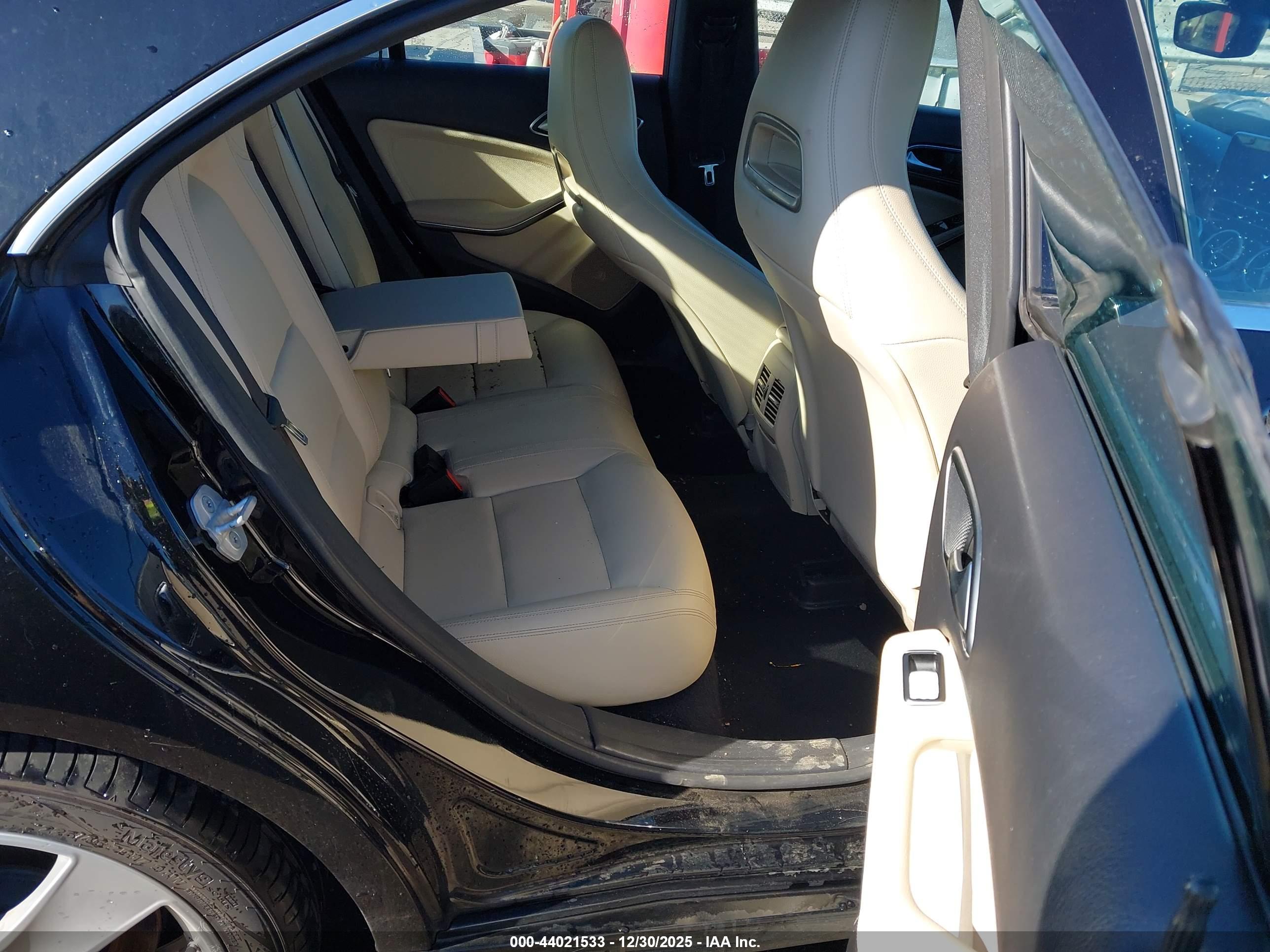 MERCEDES-BENZ CLA image 8