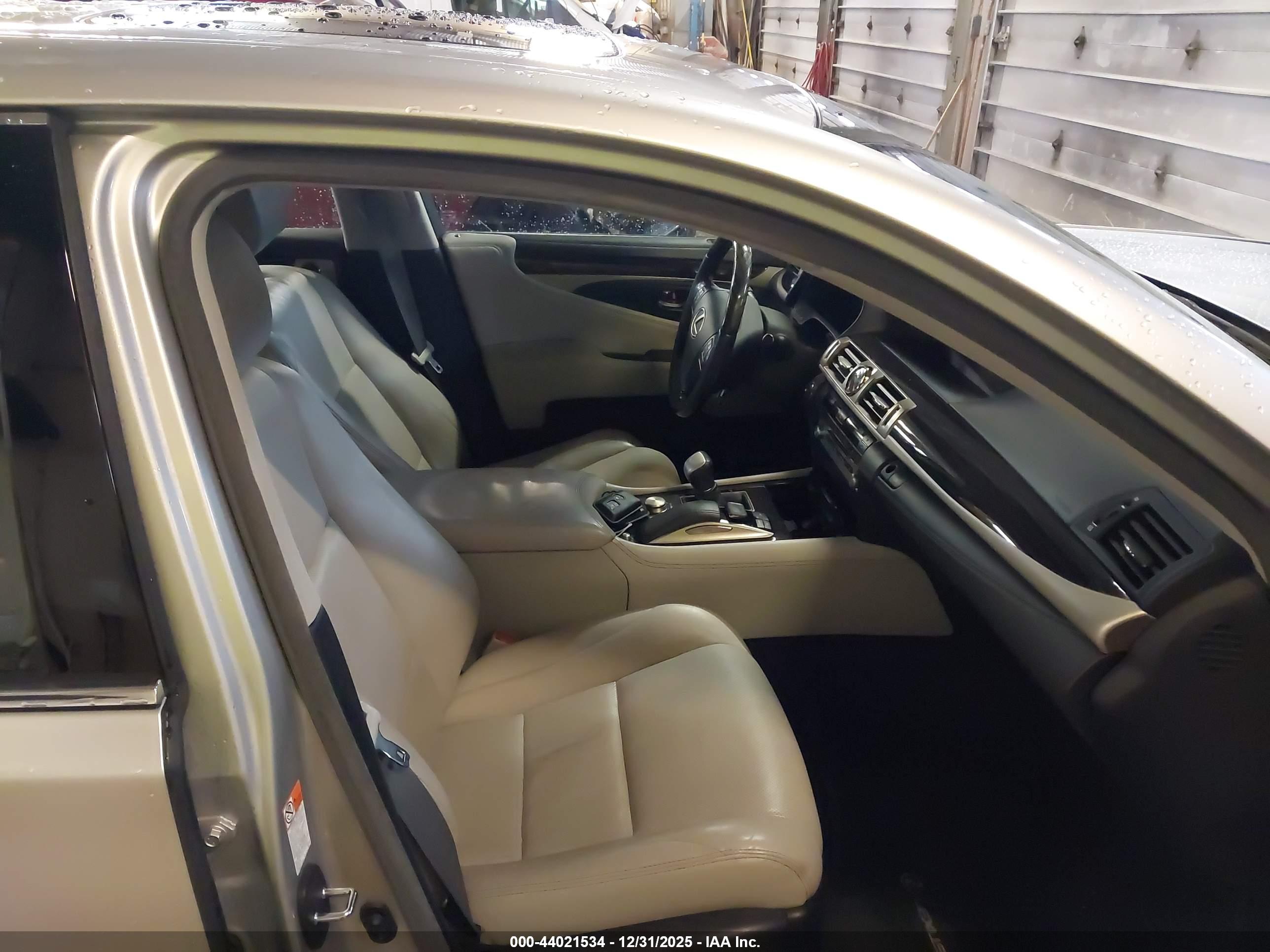 LEXUS LS image 5