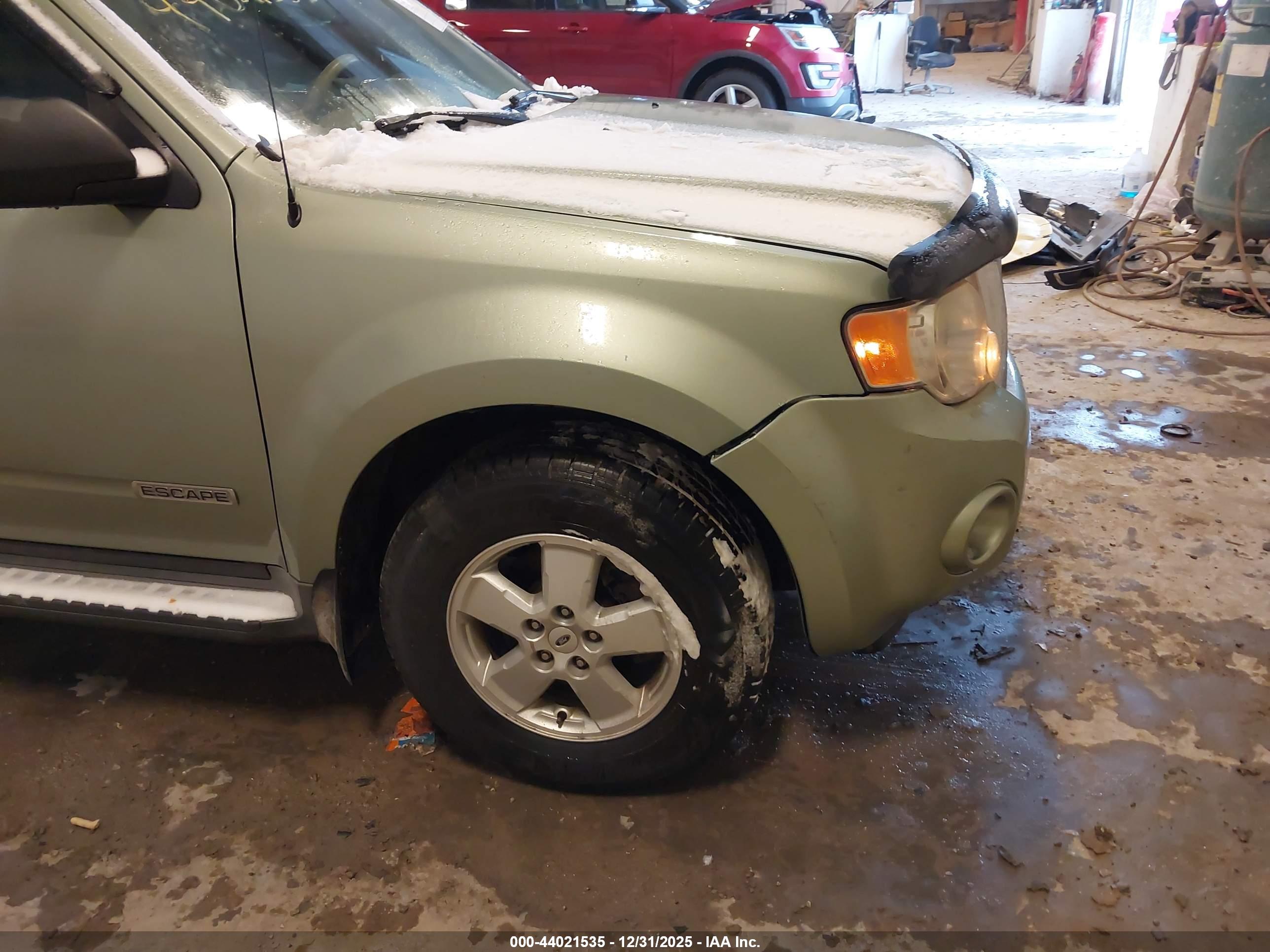 FORD ESCAPE image 6