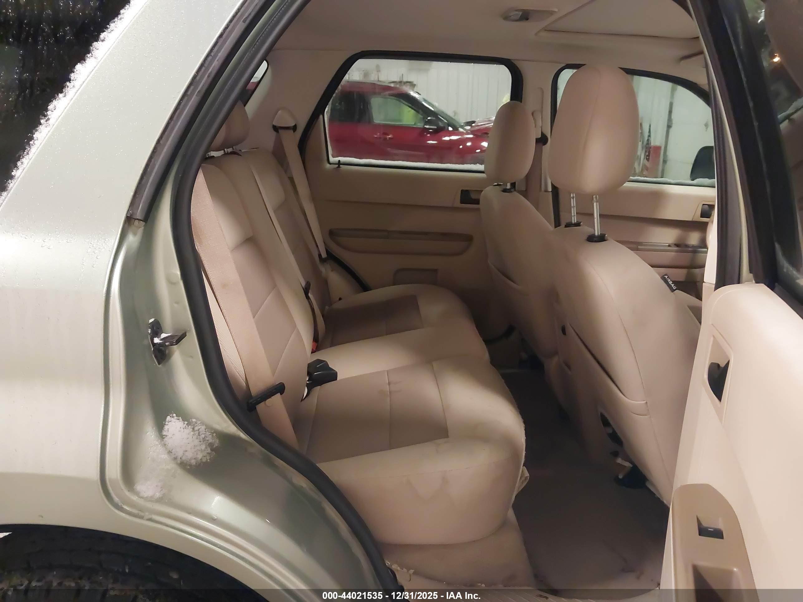 FORD ESCAPE image 8