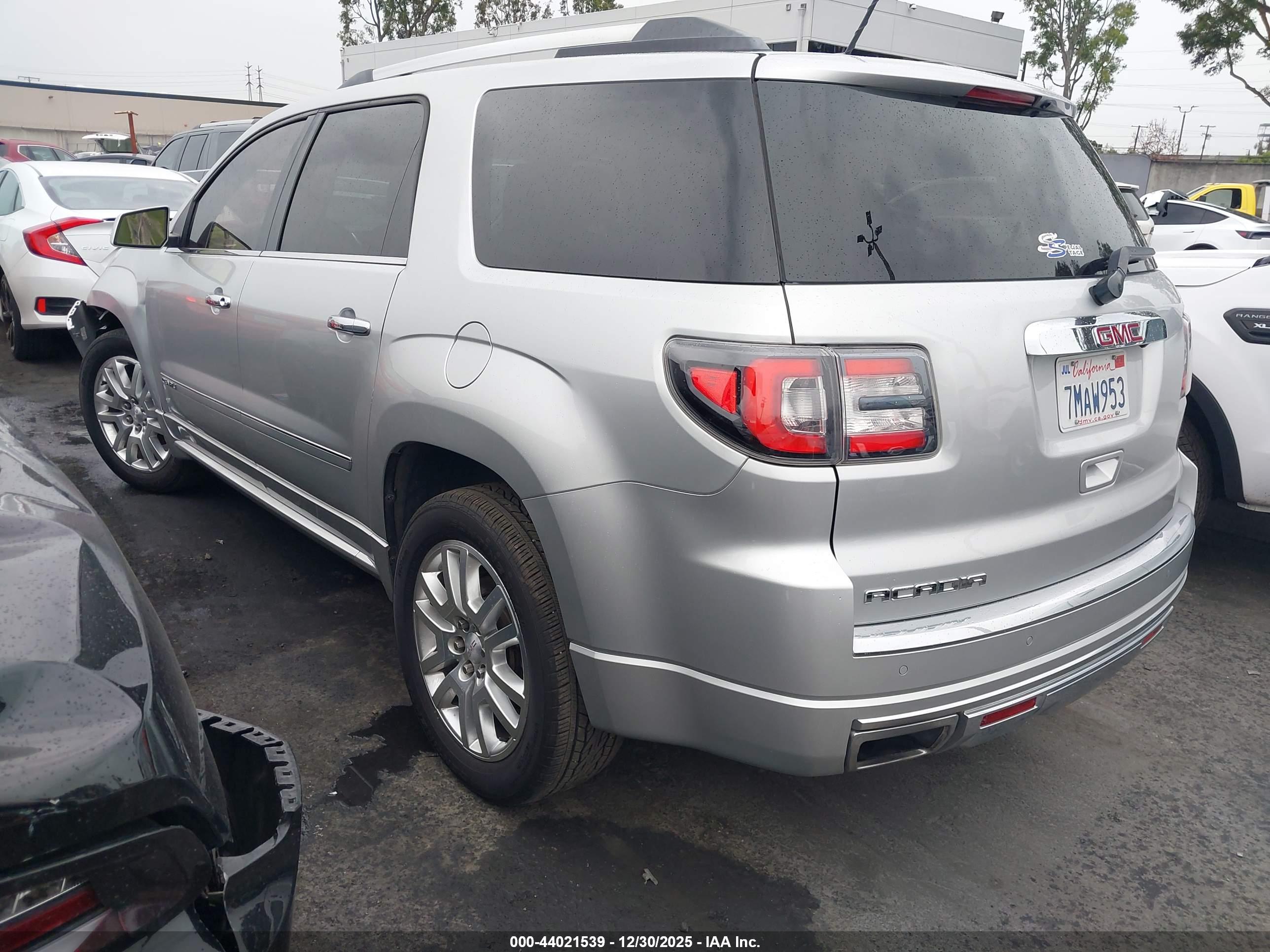 GMC ACADIA image 3