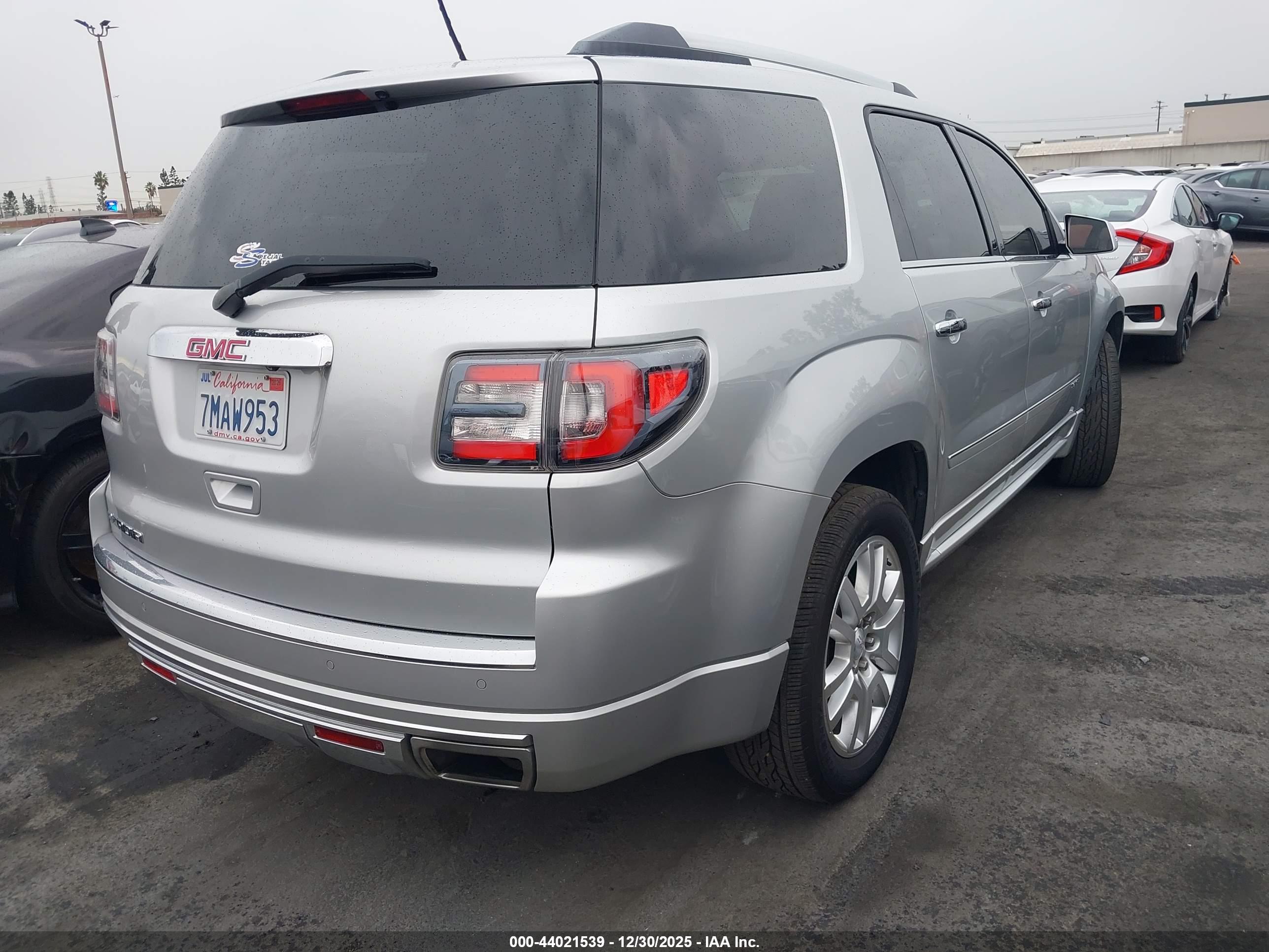 GMC ACADIA image 4