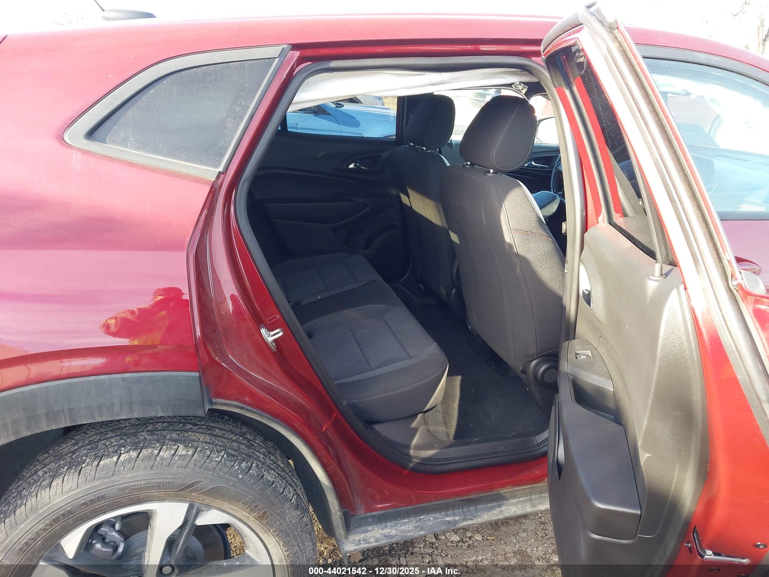 CHEVROLET TRAX image 8