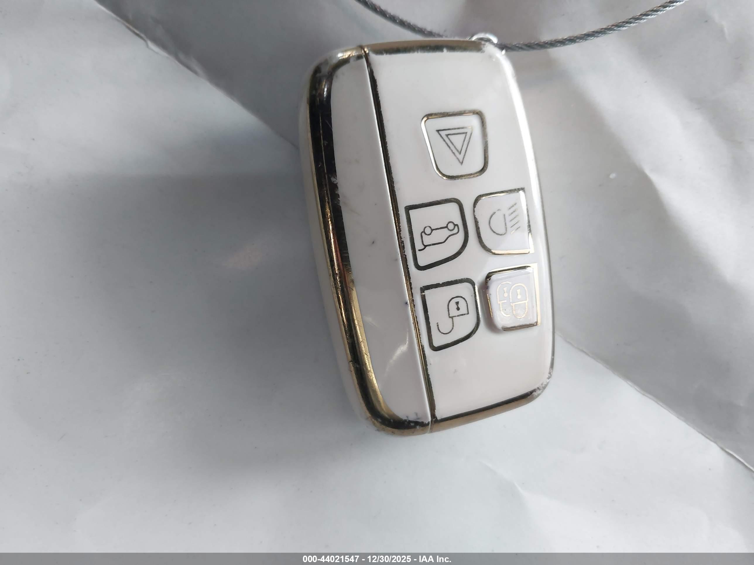 LAND ROVER image 11