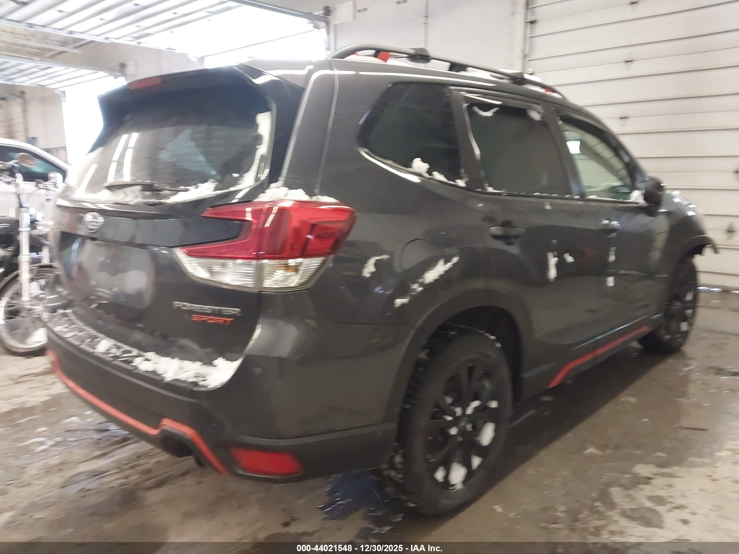 SUBARU FORESTER image 4
