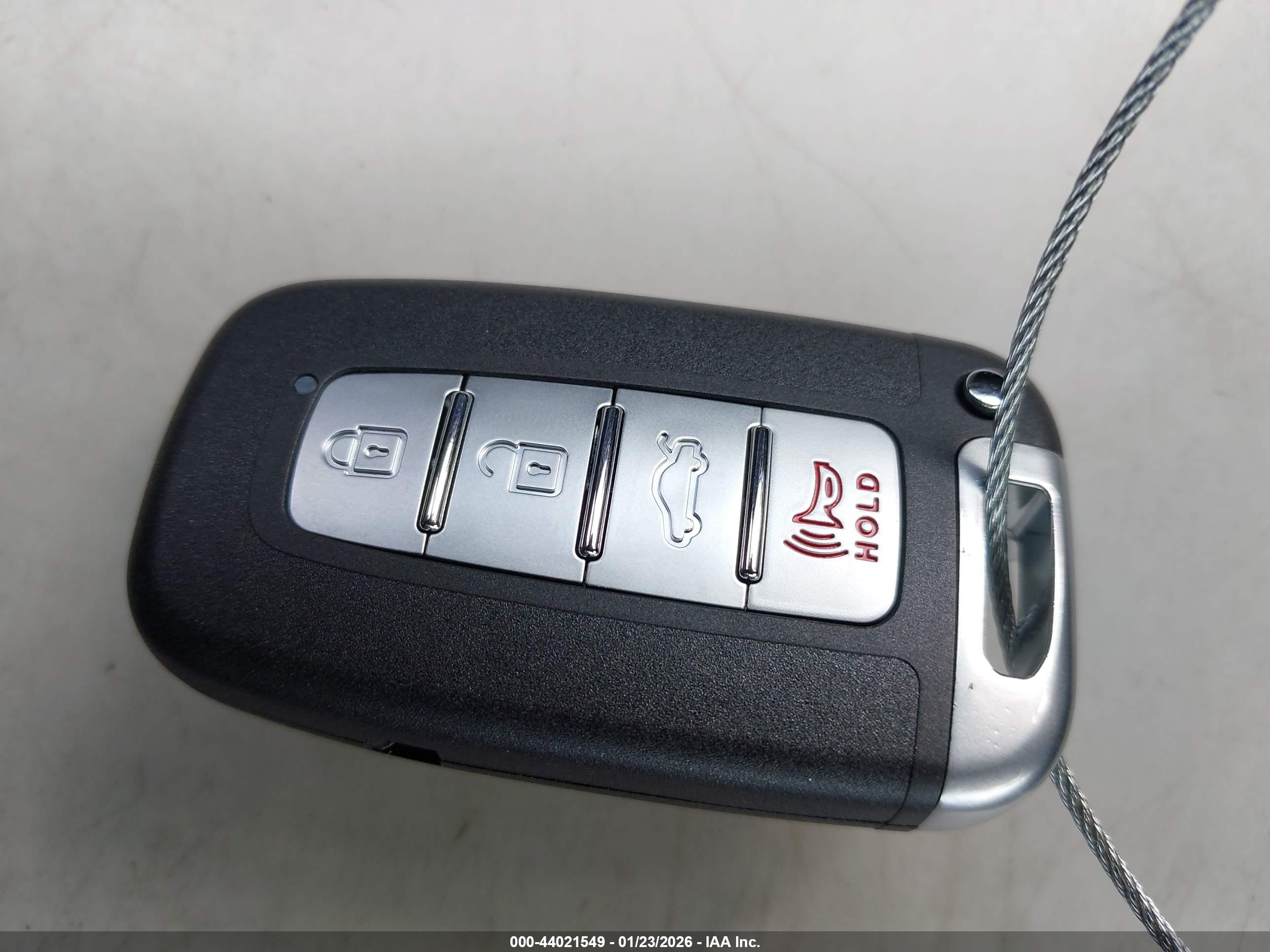 HYUNDAI GENESIS image 11