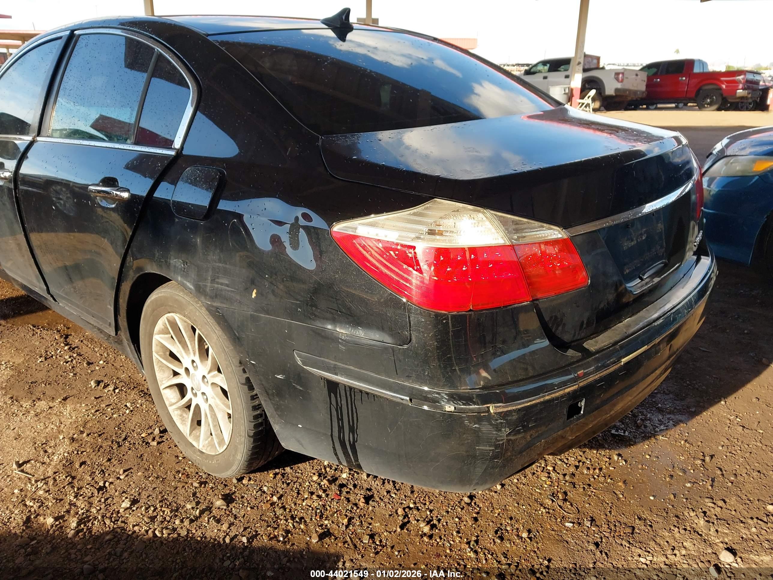 HYUNDAI GENESIS image 3