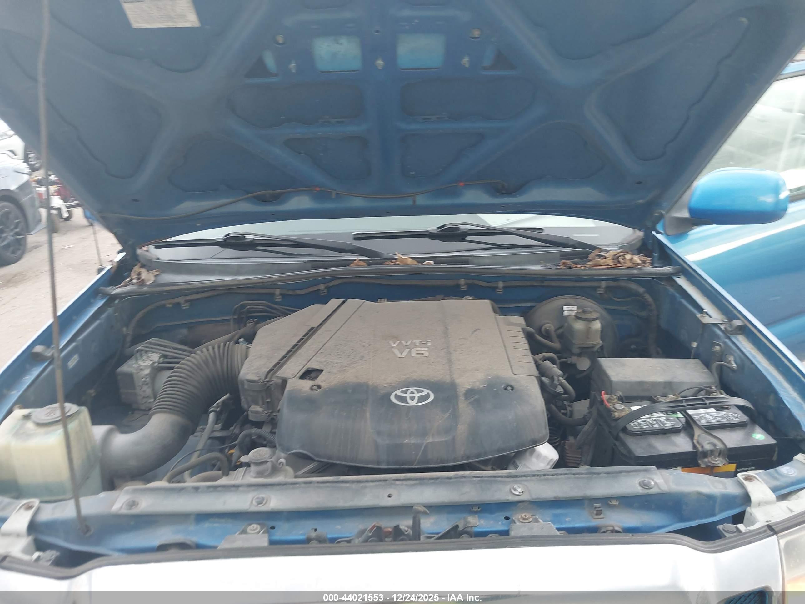 TOYOTA TACOMA image 10
