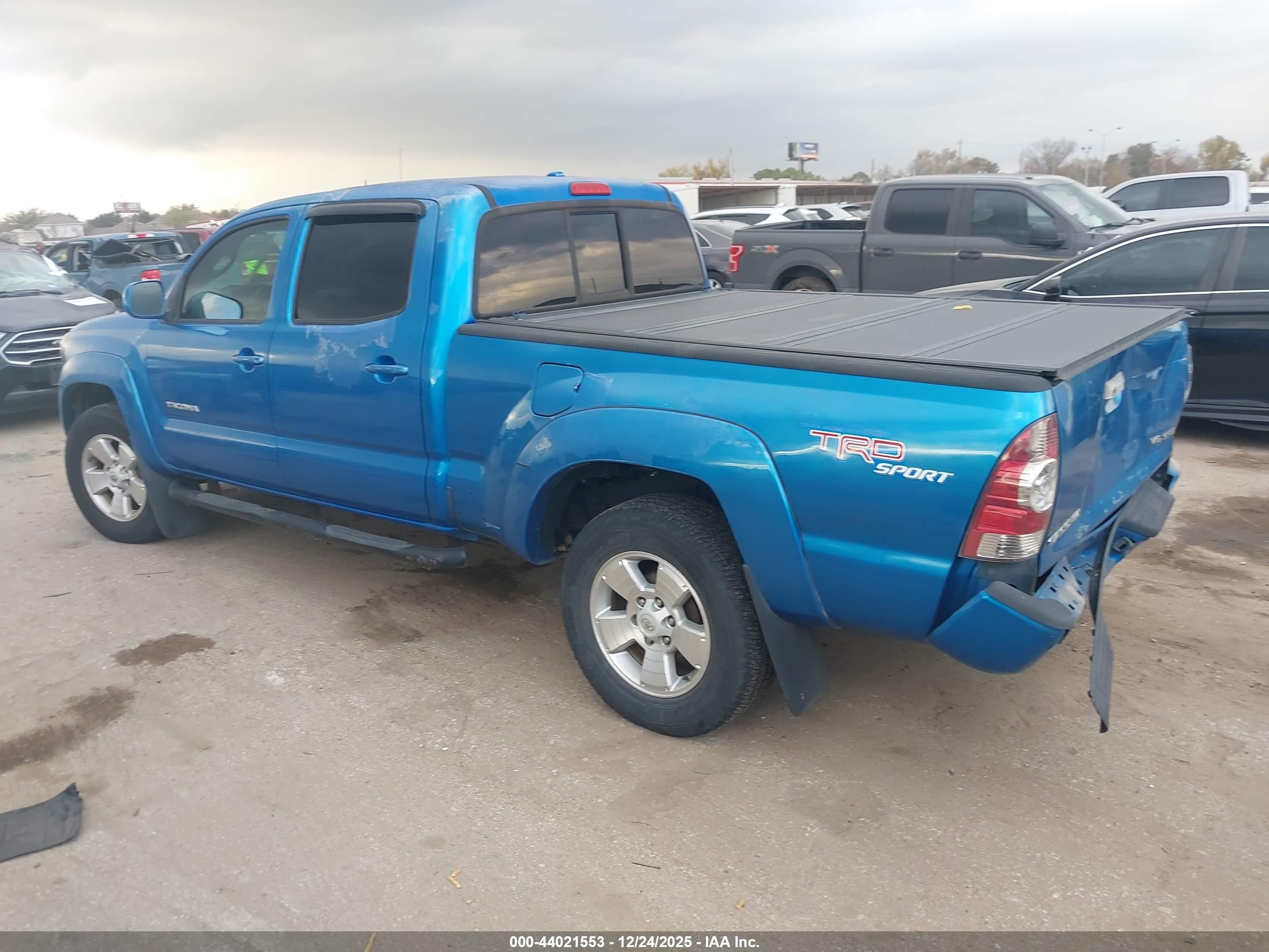 TOYOTA TACOMA image 3