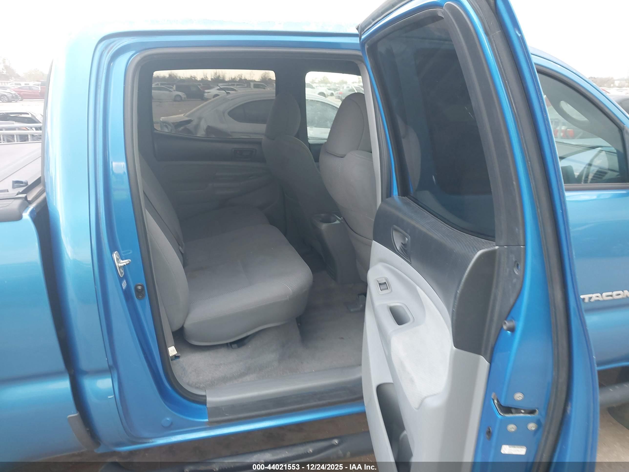 TOYOTA TACOMA image 8