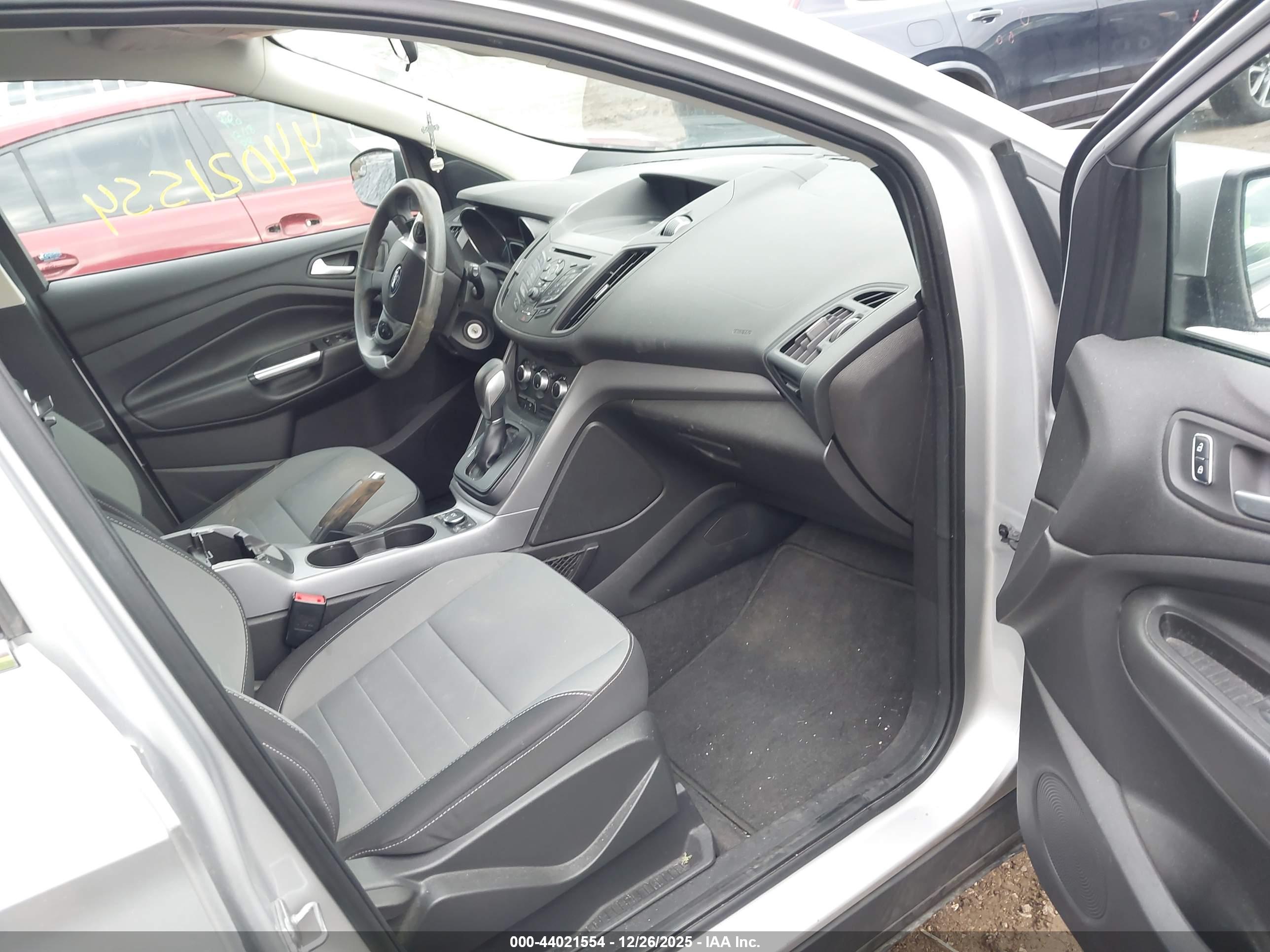 FORD ESCAPE image 5