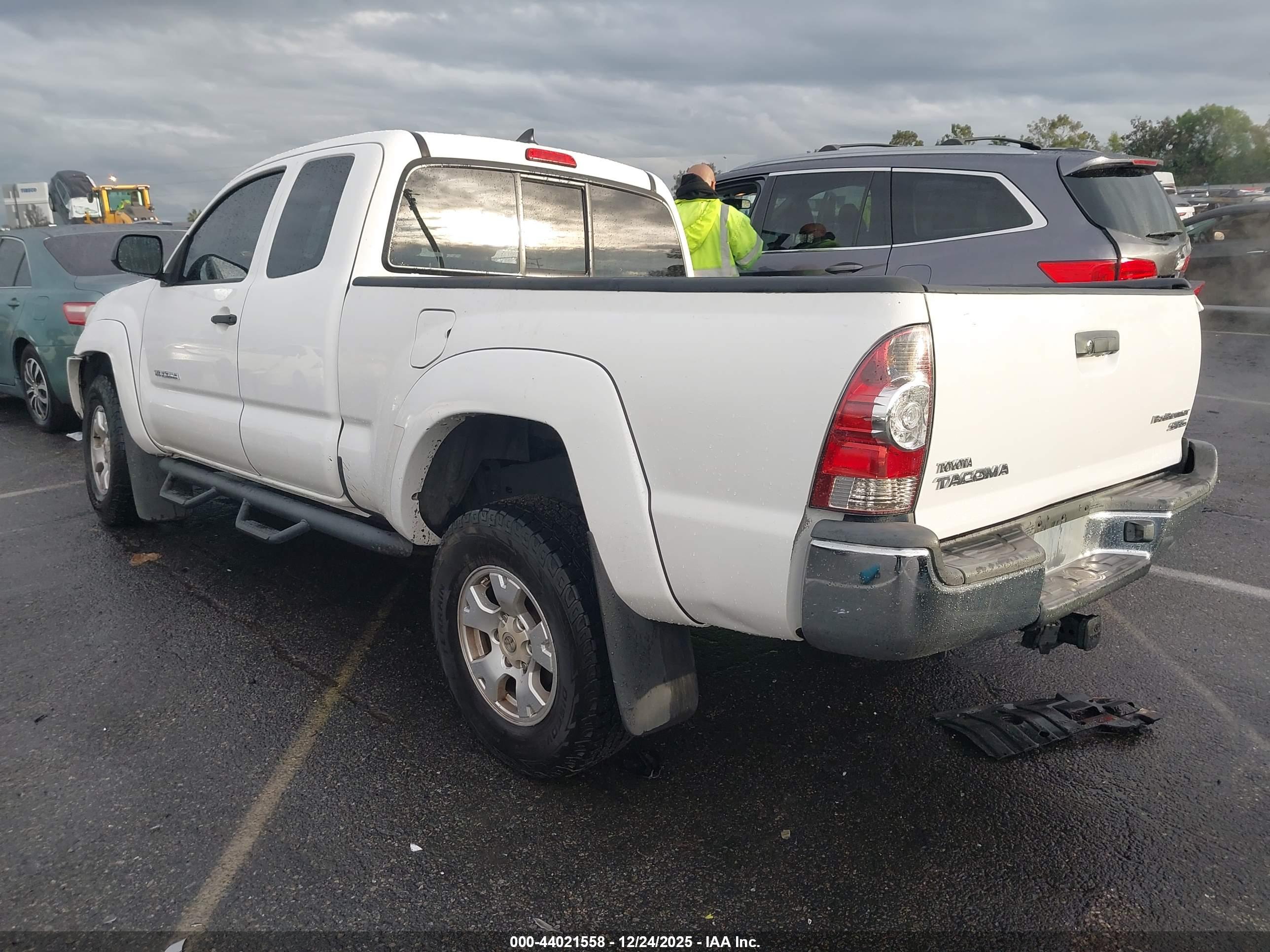 TOYOTA TACOMA image 3