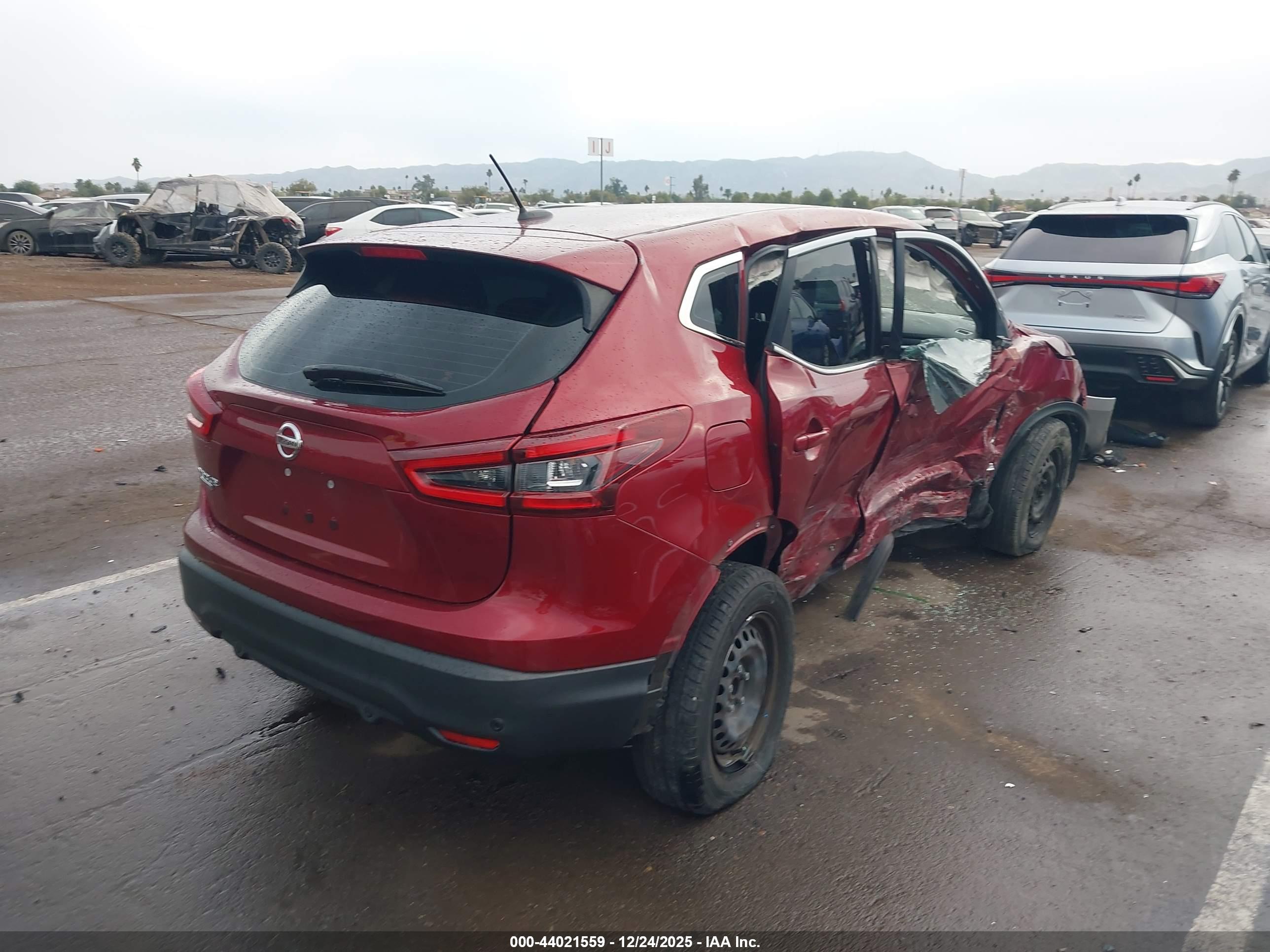 NISSAN ROGUE image 4