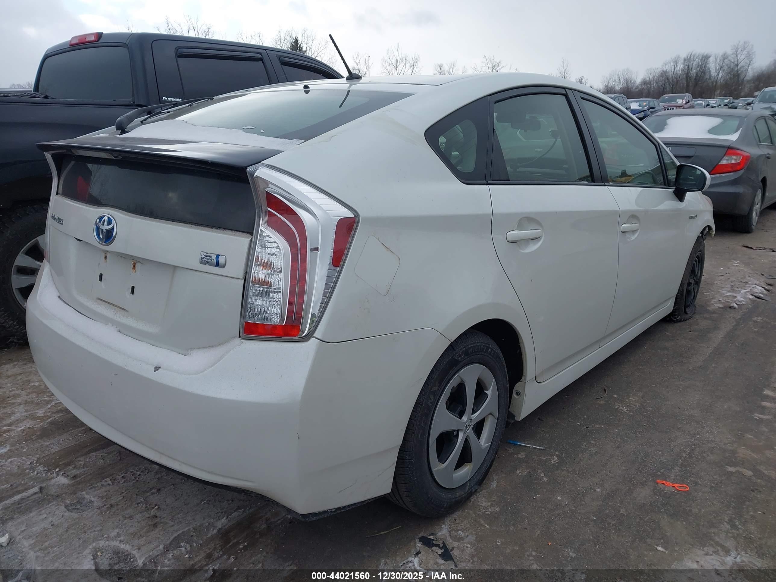 TOYOTA PRIUS image 4