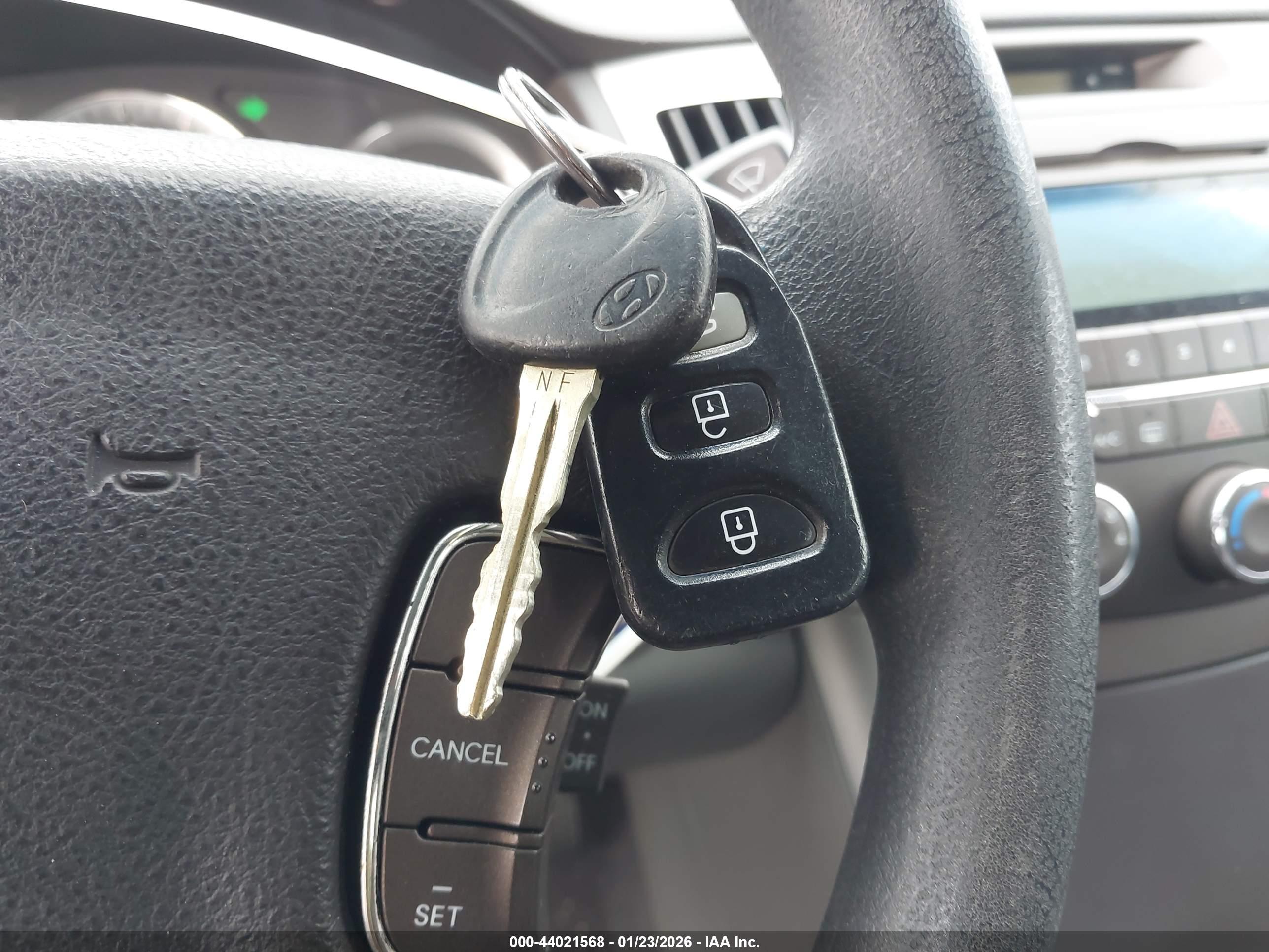 HYUNDAI SONATA image 11
