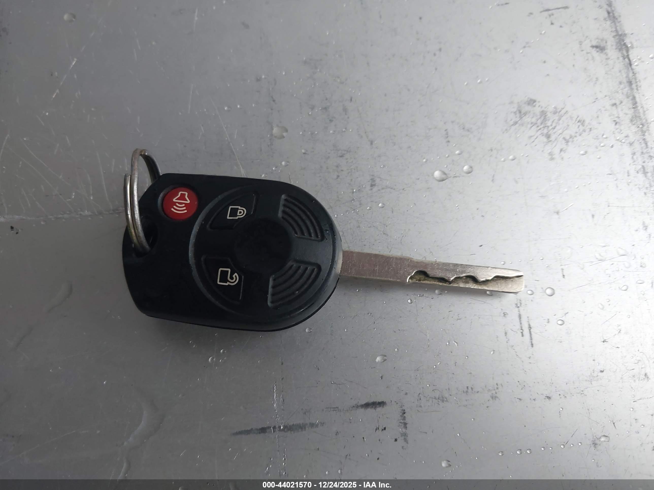 FORD ESCAPE image 11