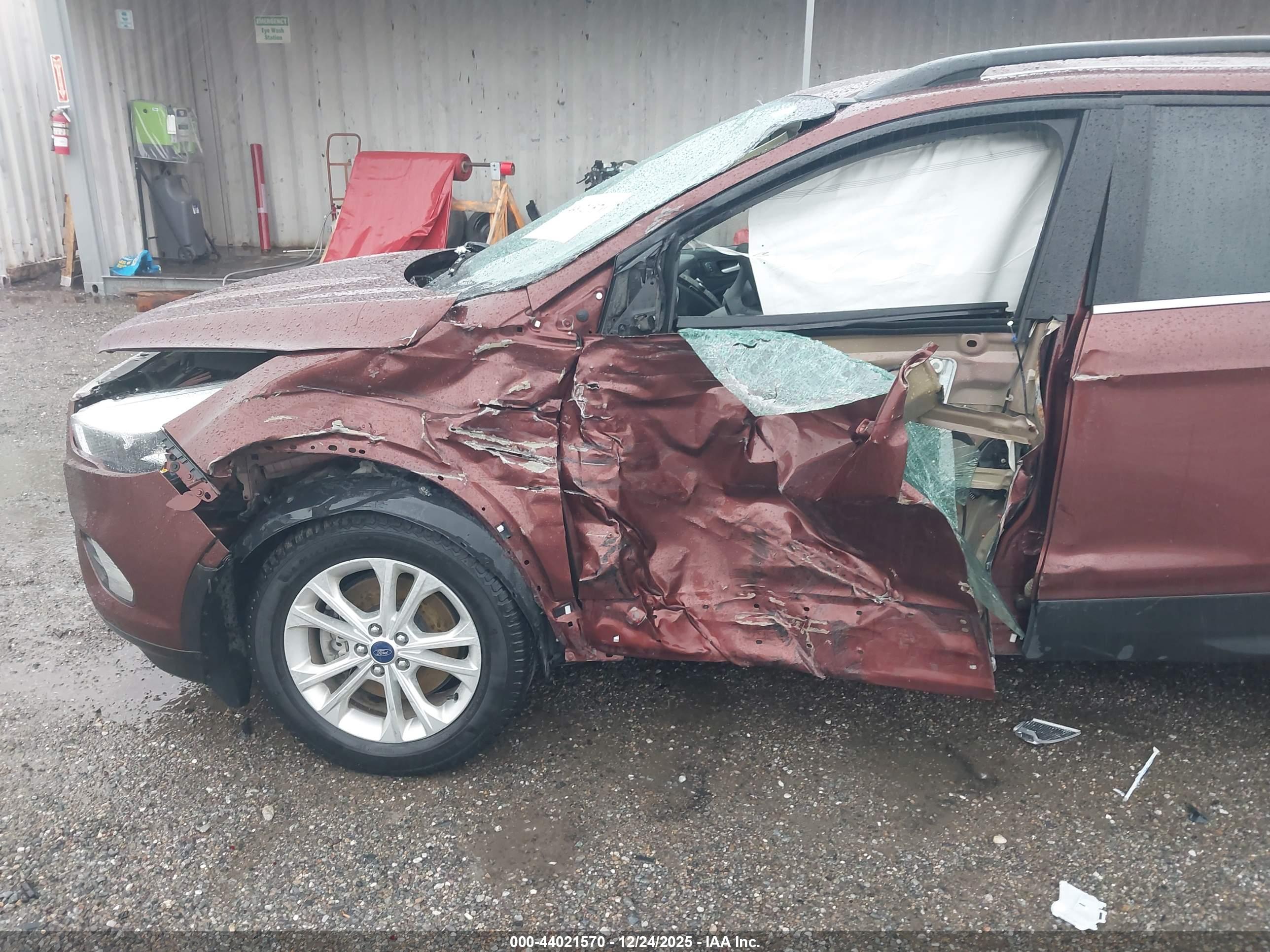 FORD ESCAPE image 6