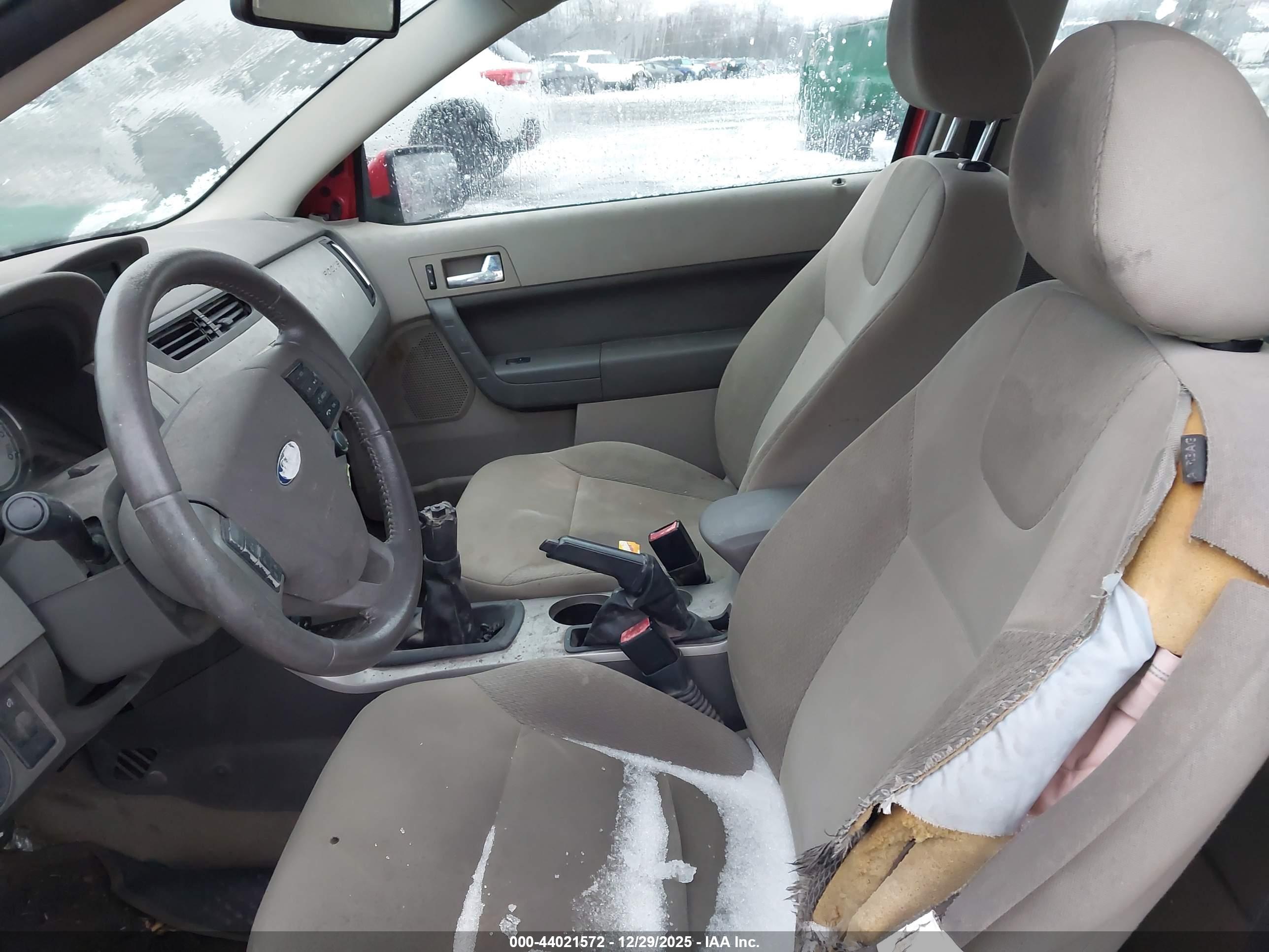 FORD FOCUS image 5