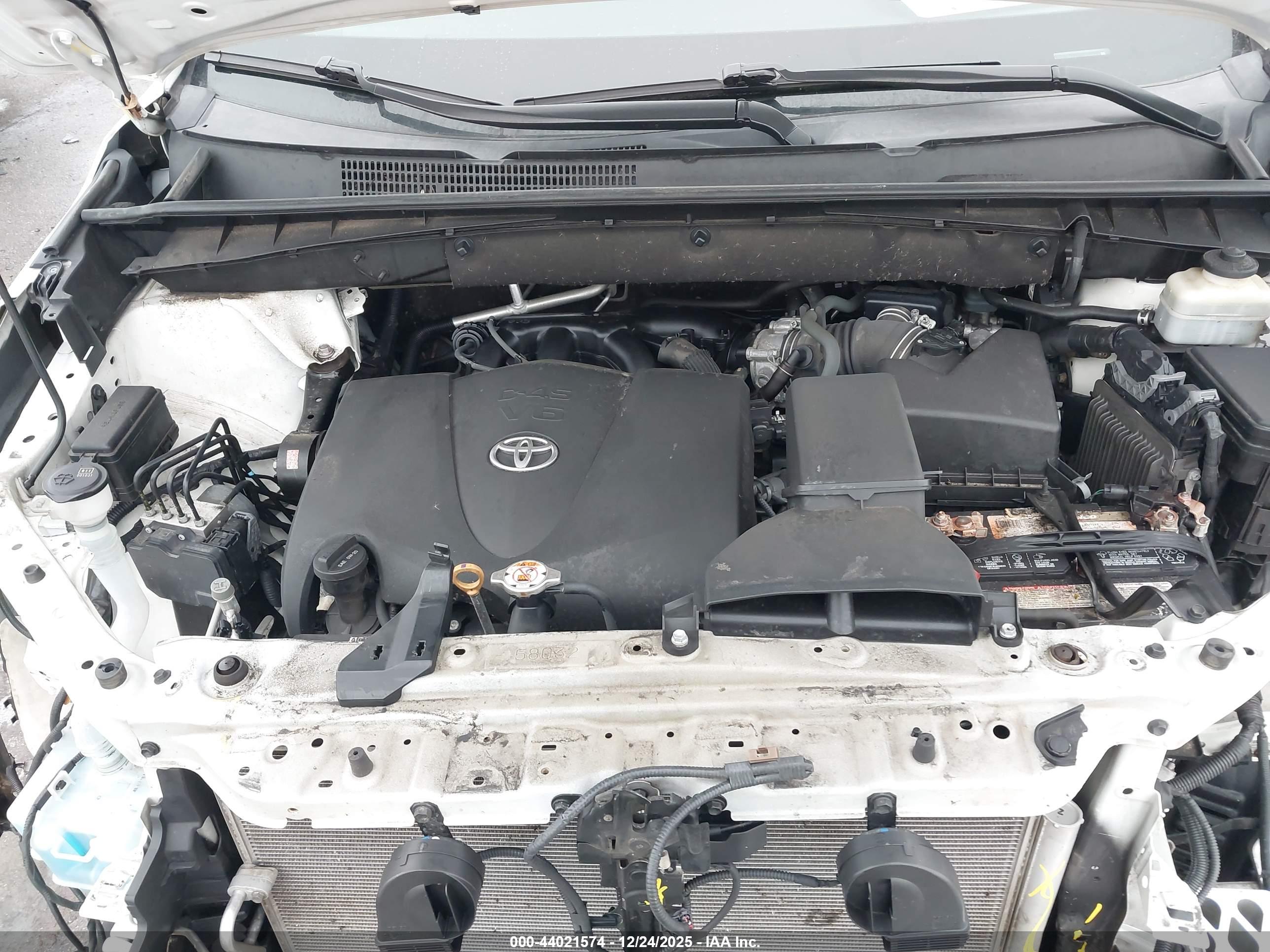 TOYOTA HIGHLANDER image 10