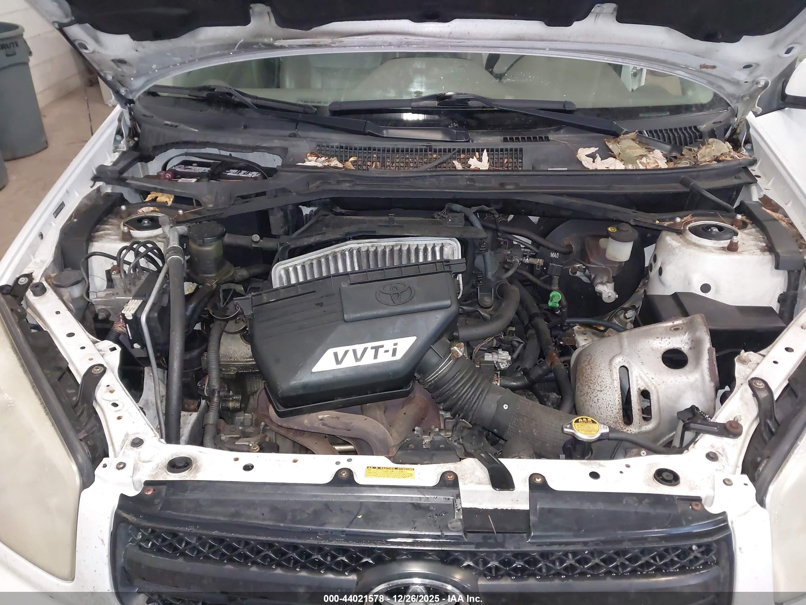 TOYOTA RAV4 image 10