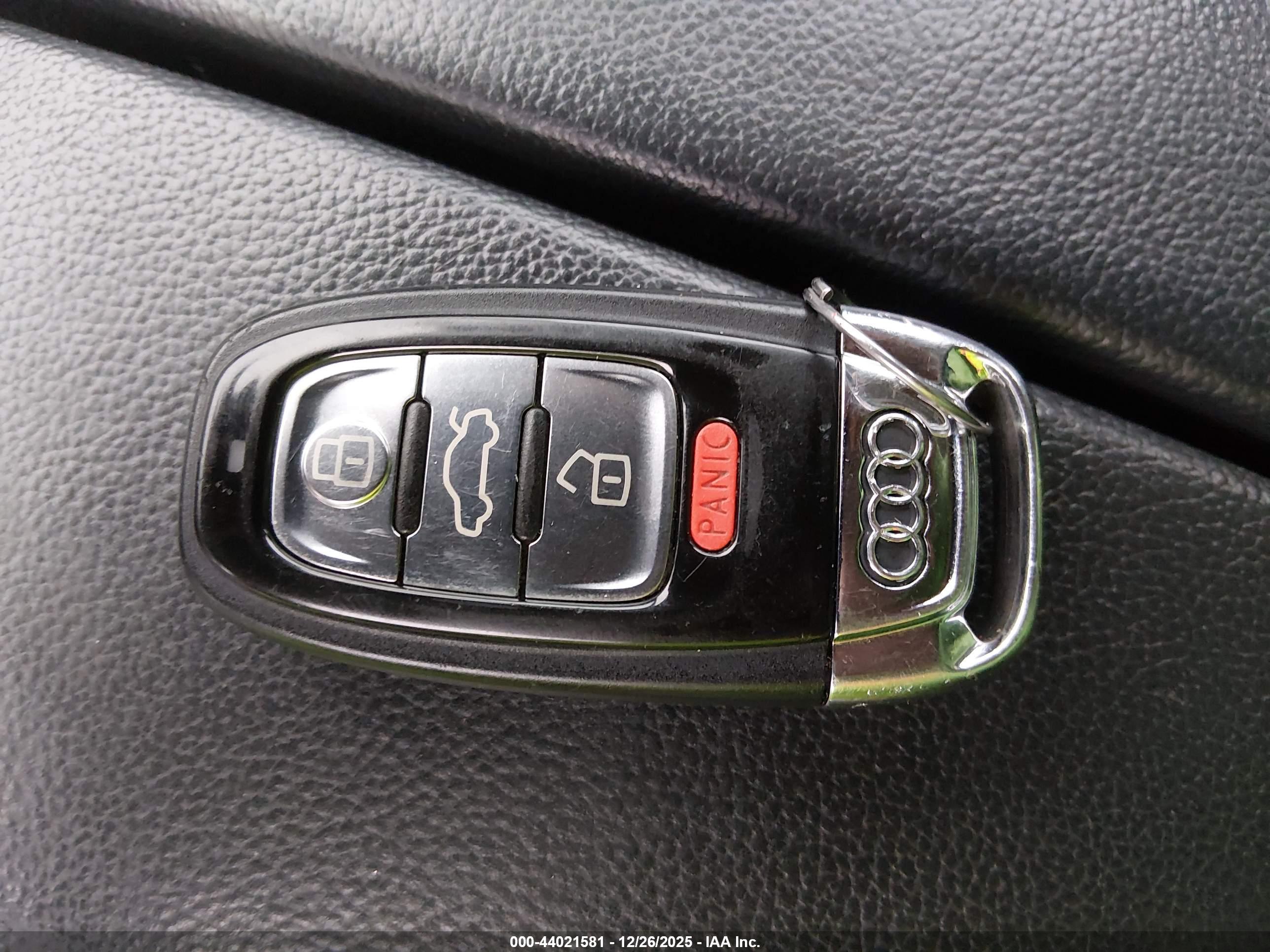 AUDI A8 image 11