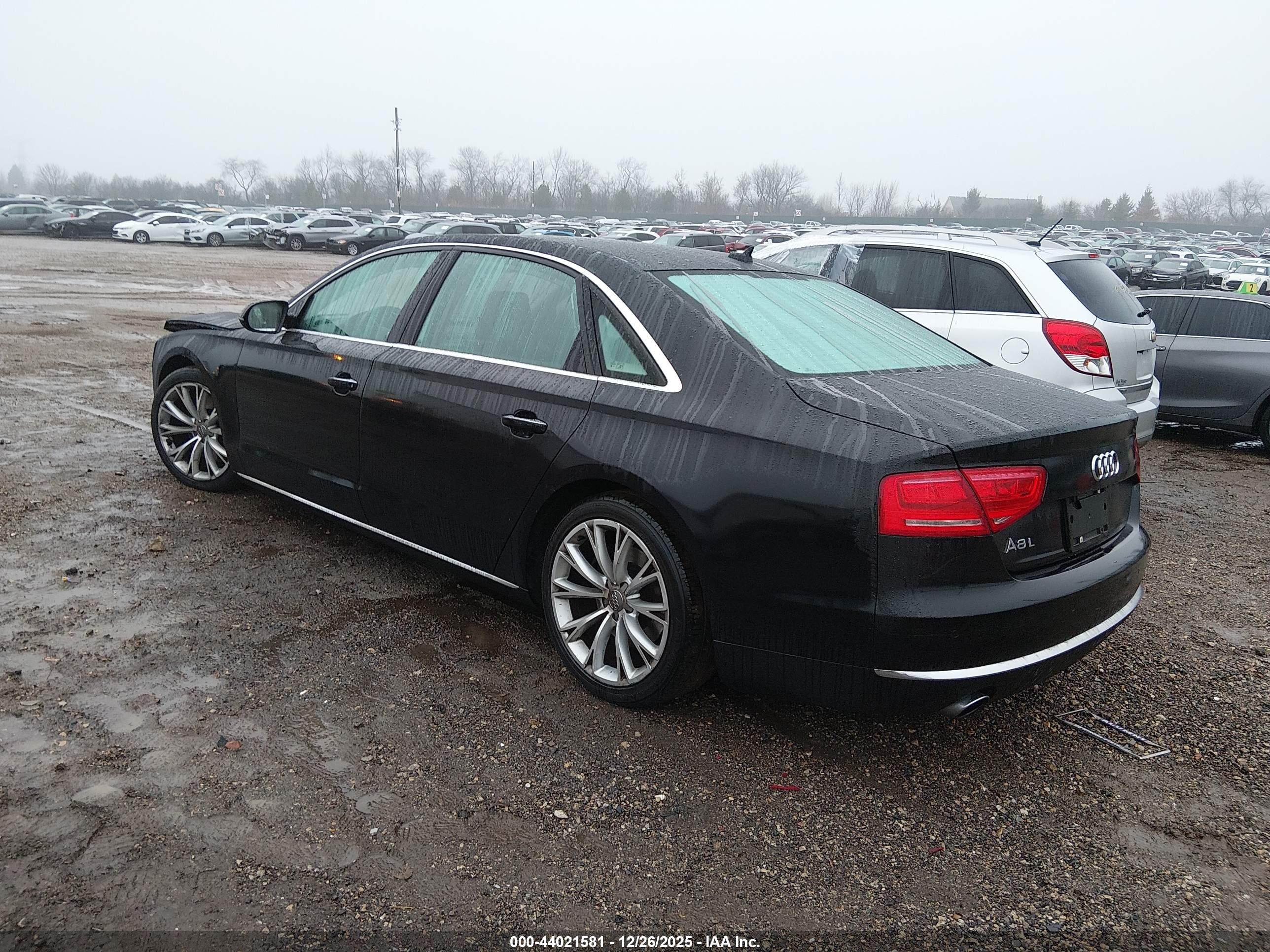 AUDI A8 image 3