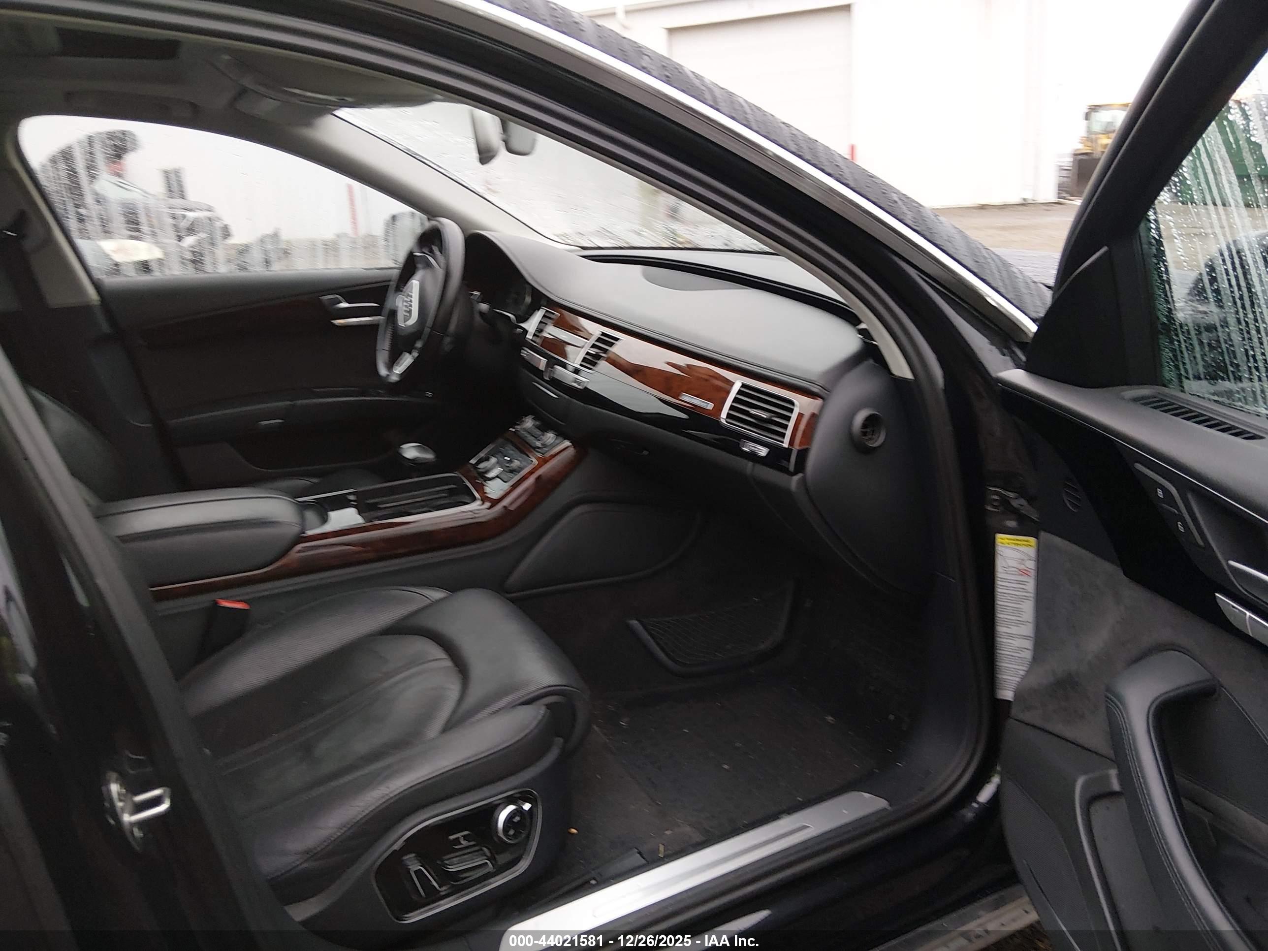 AUDI A8 image 5