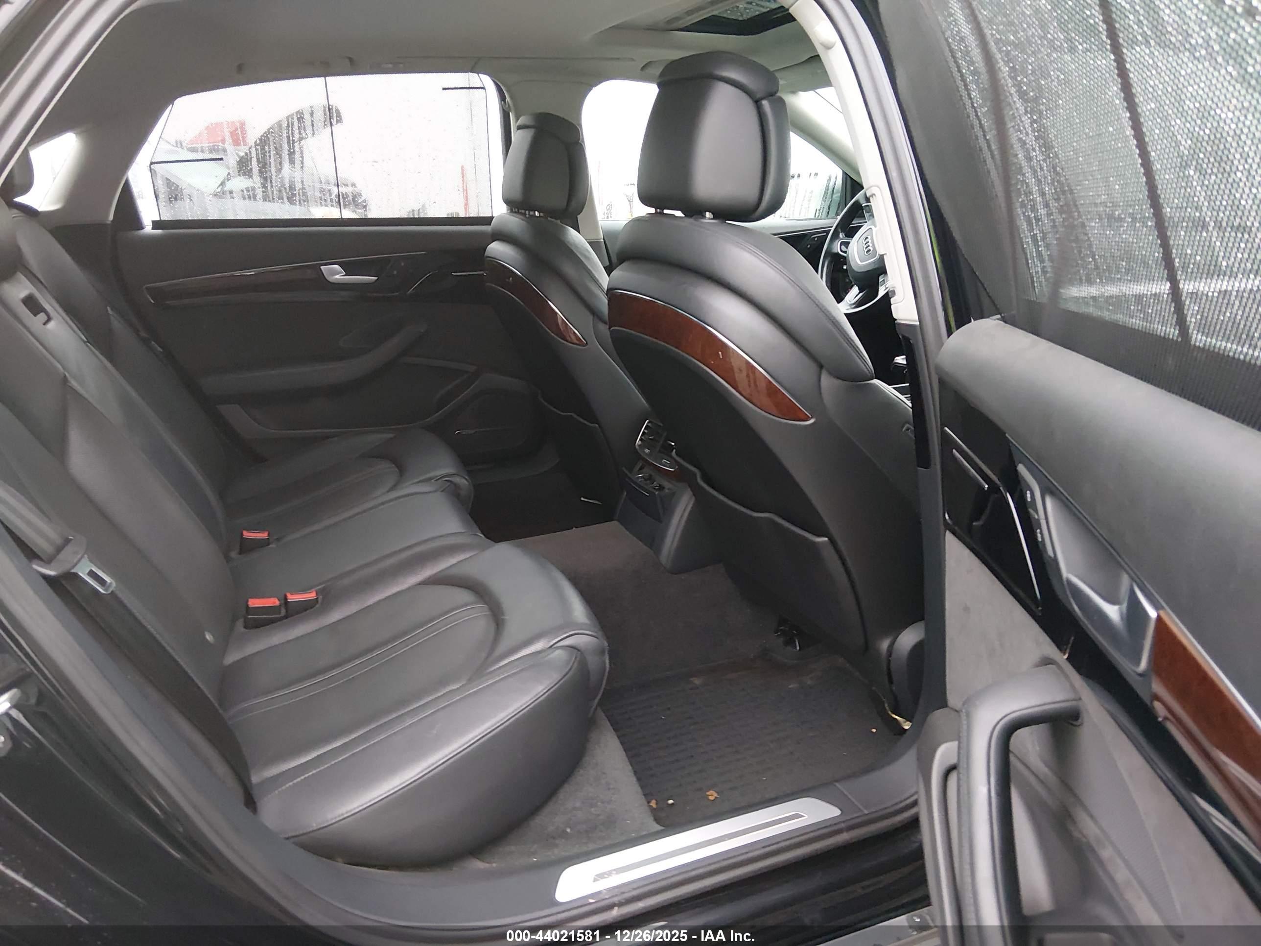 AUDI A8 image 8