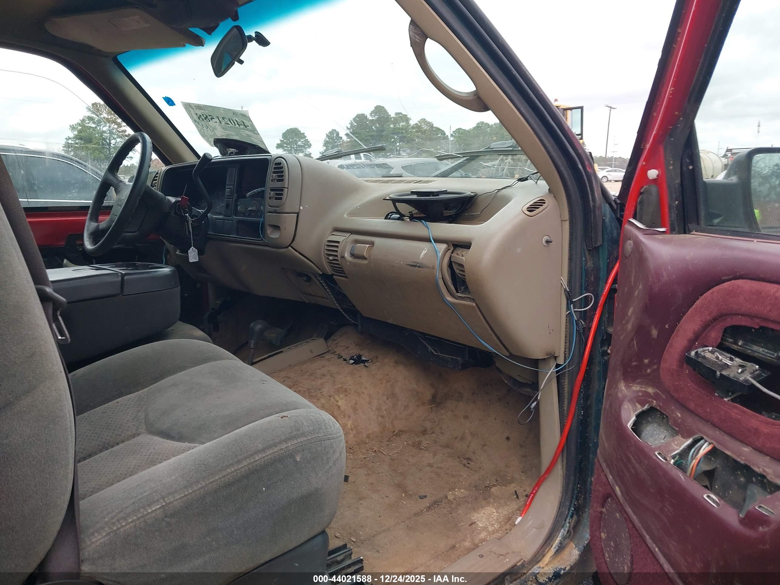 GMC SIERRA image 5