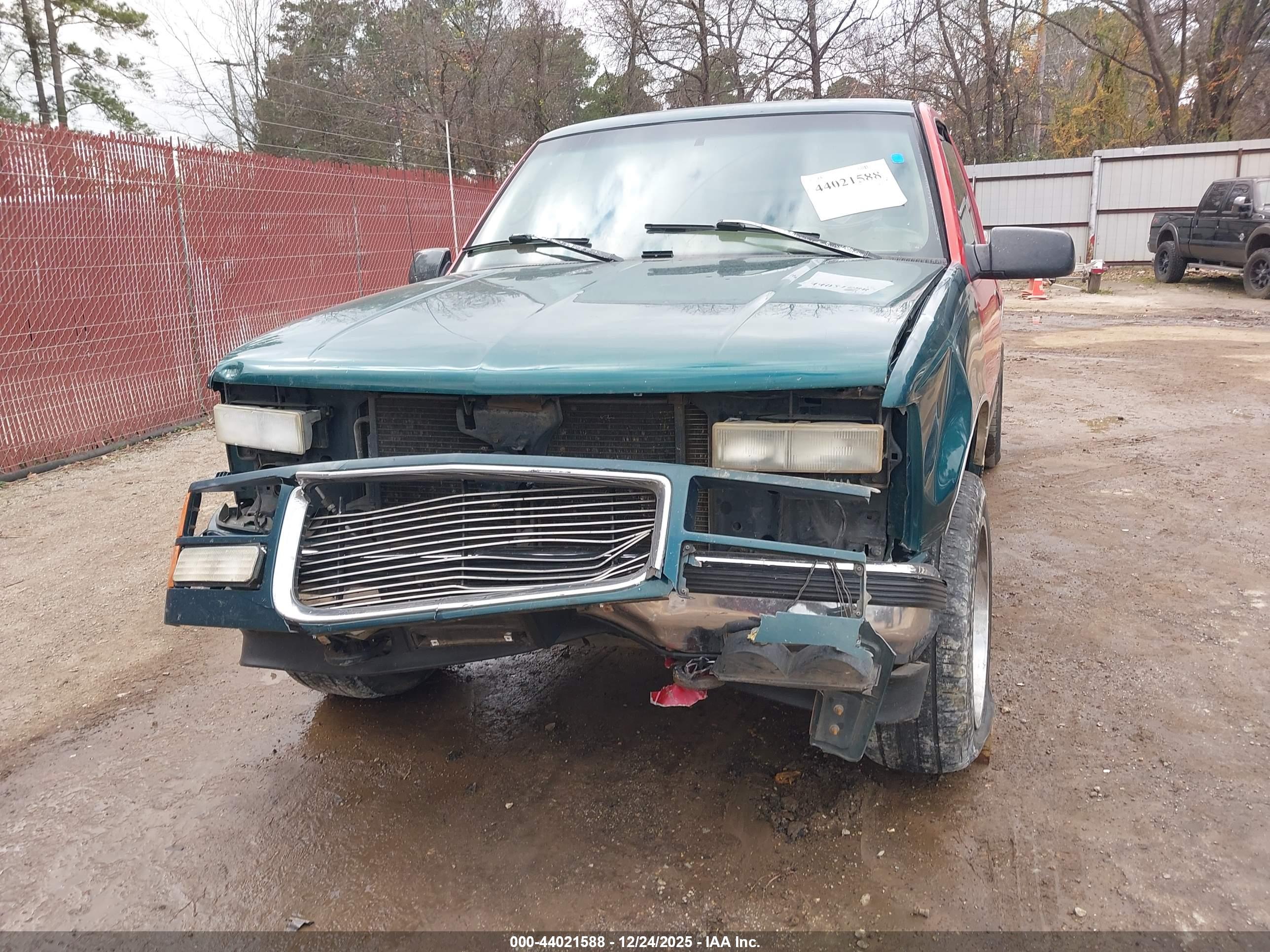 GMC SIERRA image 6