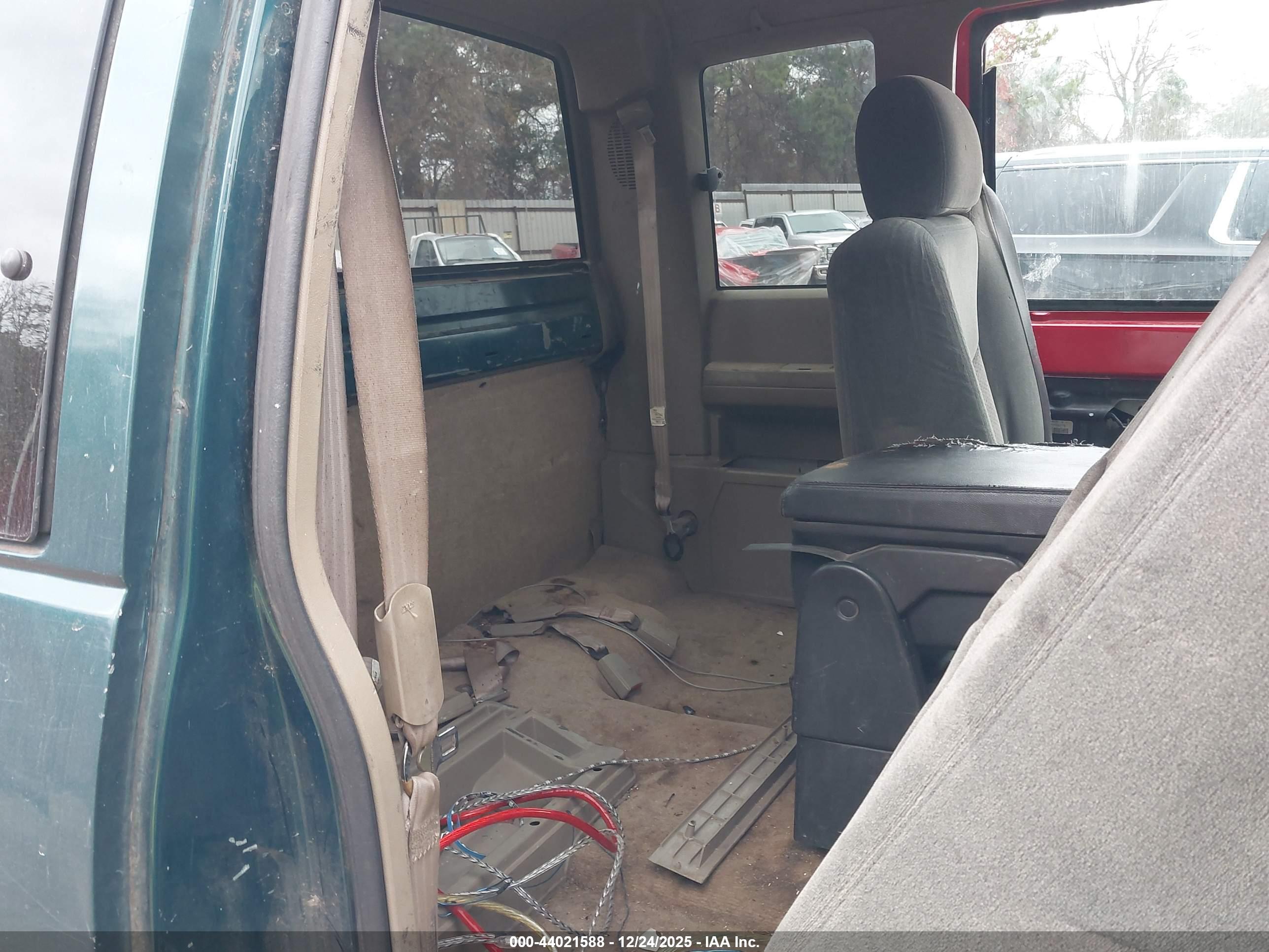 GMC SIERRA image 8