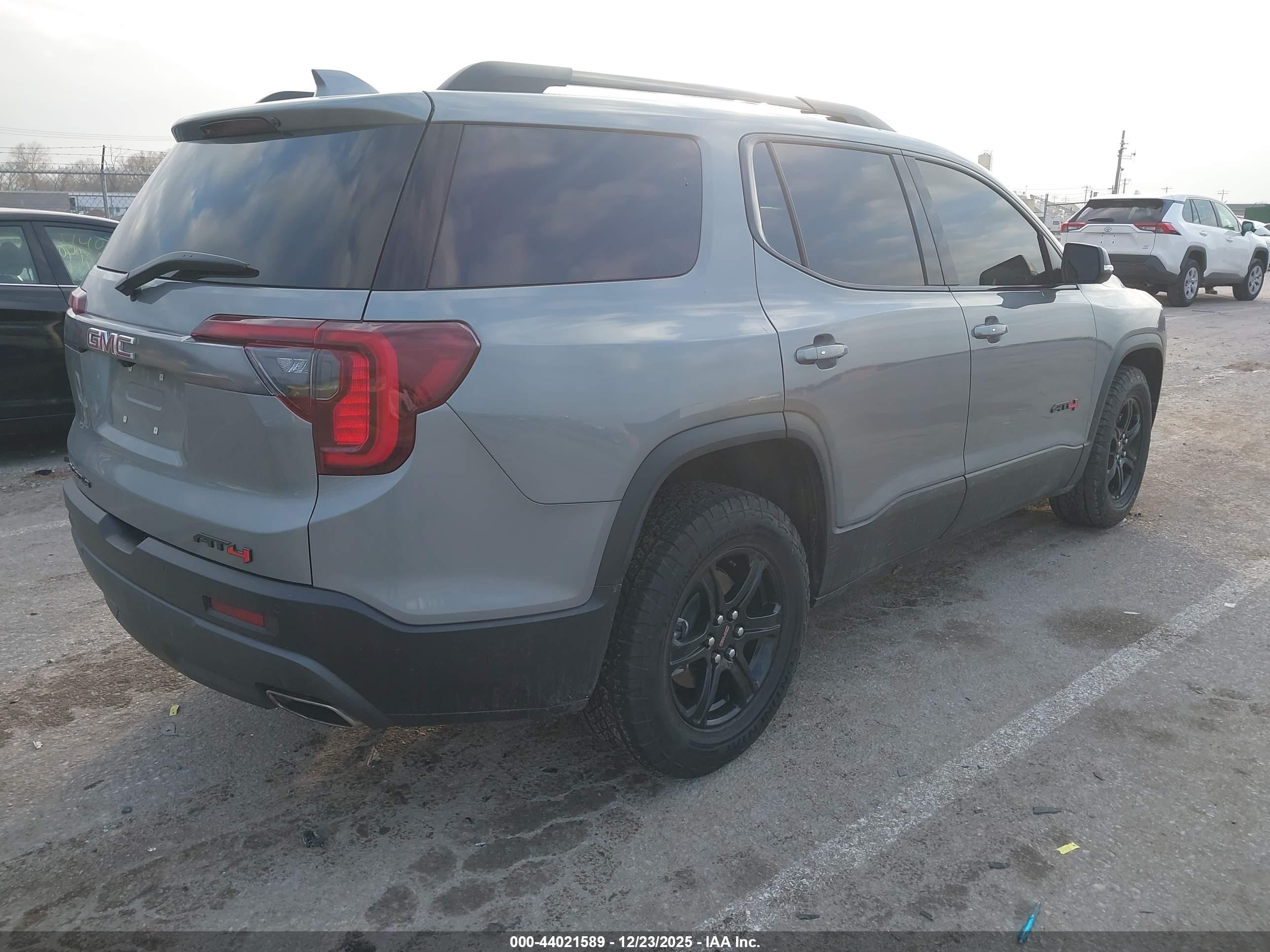 GMC ACADIA image 4